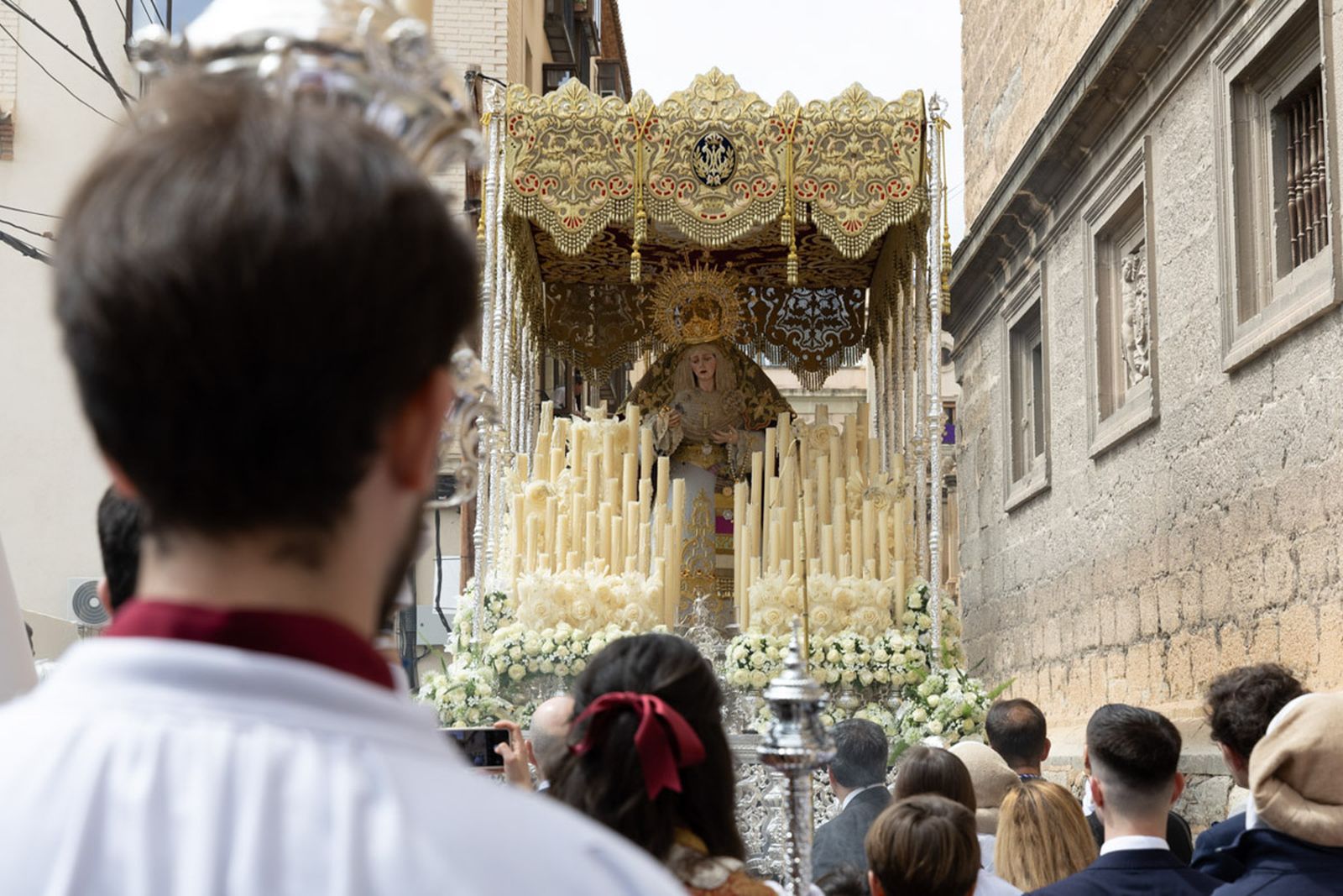Los jiennenses se echan a la calle para presenciar la primera de las procesiones de la jornada: la Borriquilla (II)