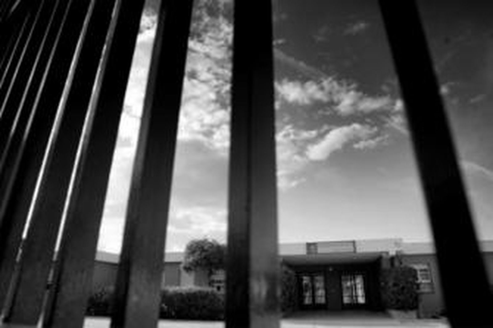 Imagen de la fachada del colegio Virgen del Amparo.