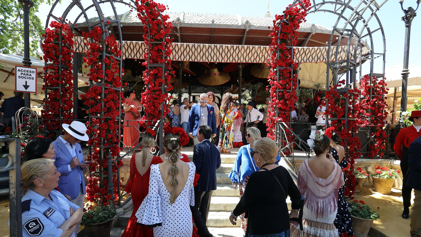 Gran ambiente en la caseta de González Byass