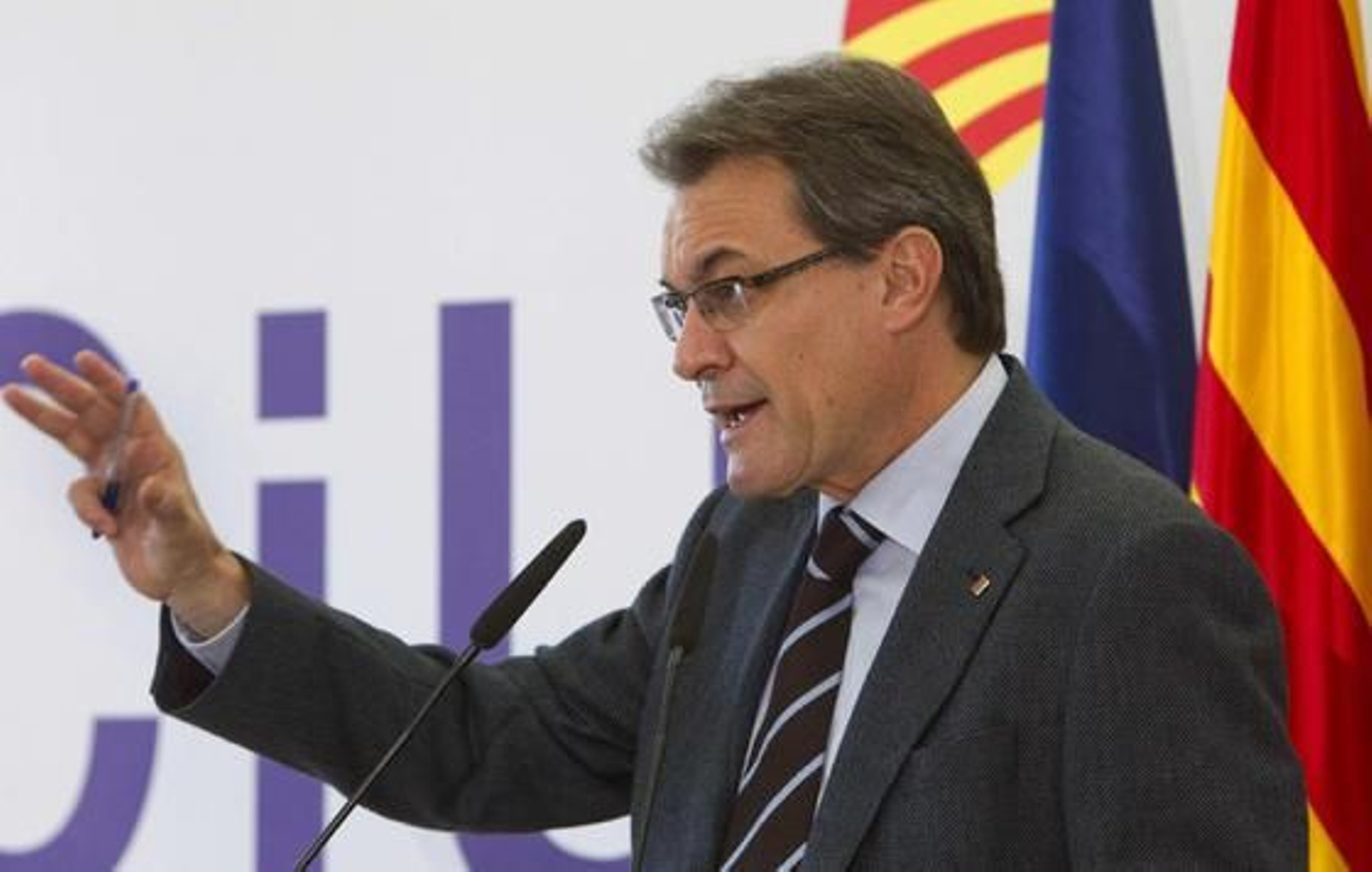 CiU ganaría las elecciones en Cataluña pero no obtendría la mayoría absoluta