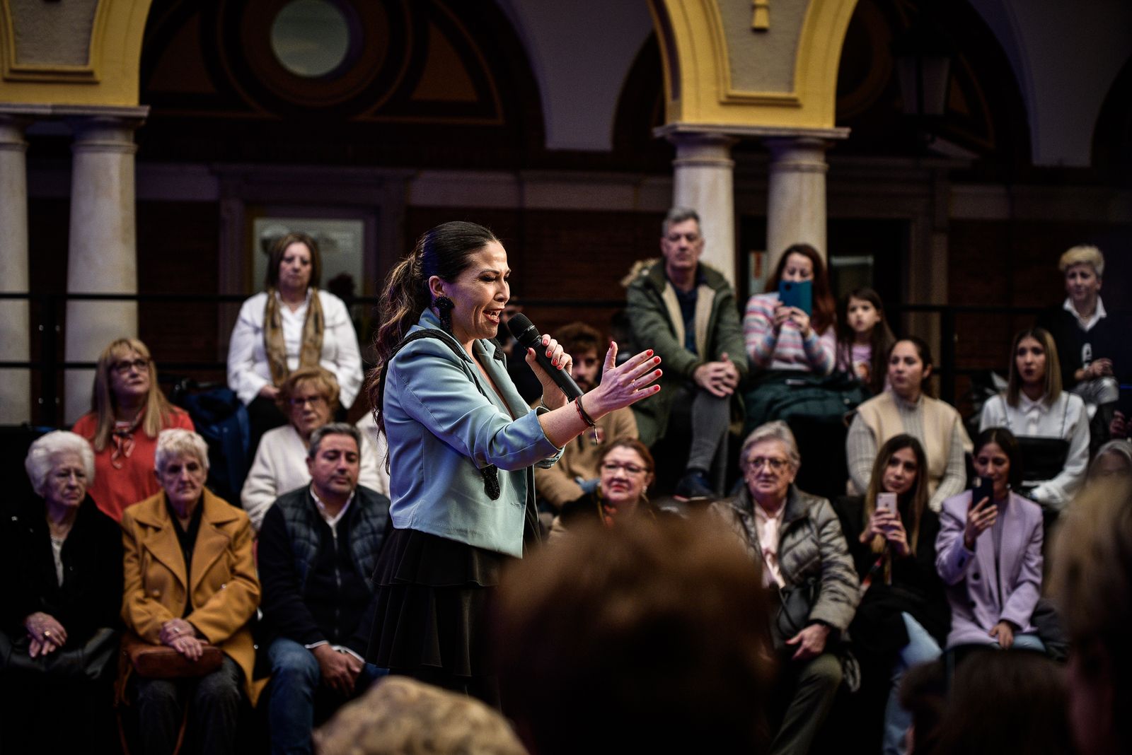 Imágenes de la inauguración de la Pasarela Flamenca en el patio del Ayuntamiento