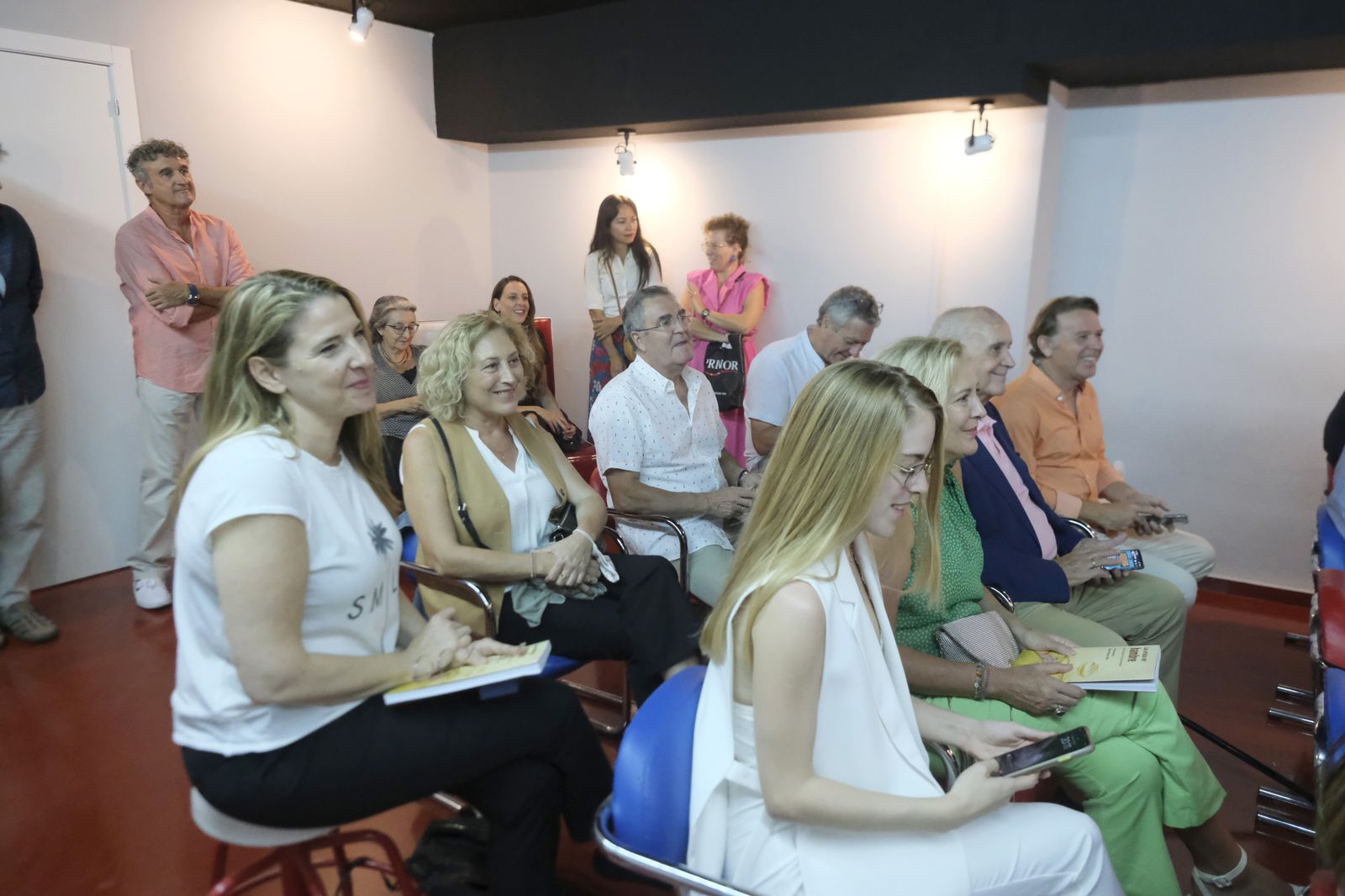 La presentación de 'Los artistas del hambre', de Fernando González Viñas, en imágenes