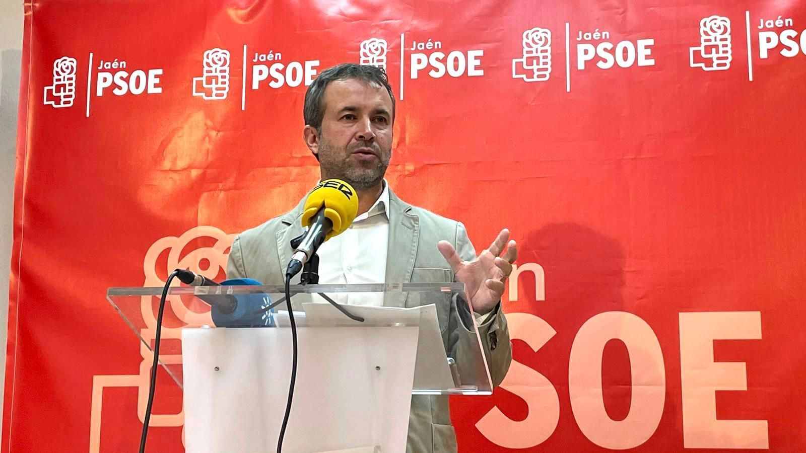 Julio Millán en rueda prensa.