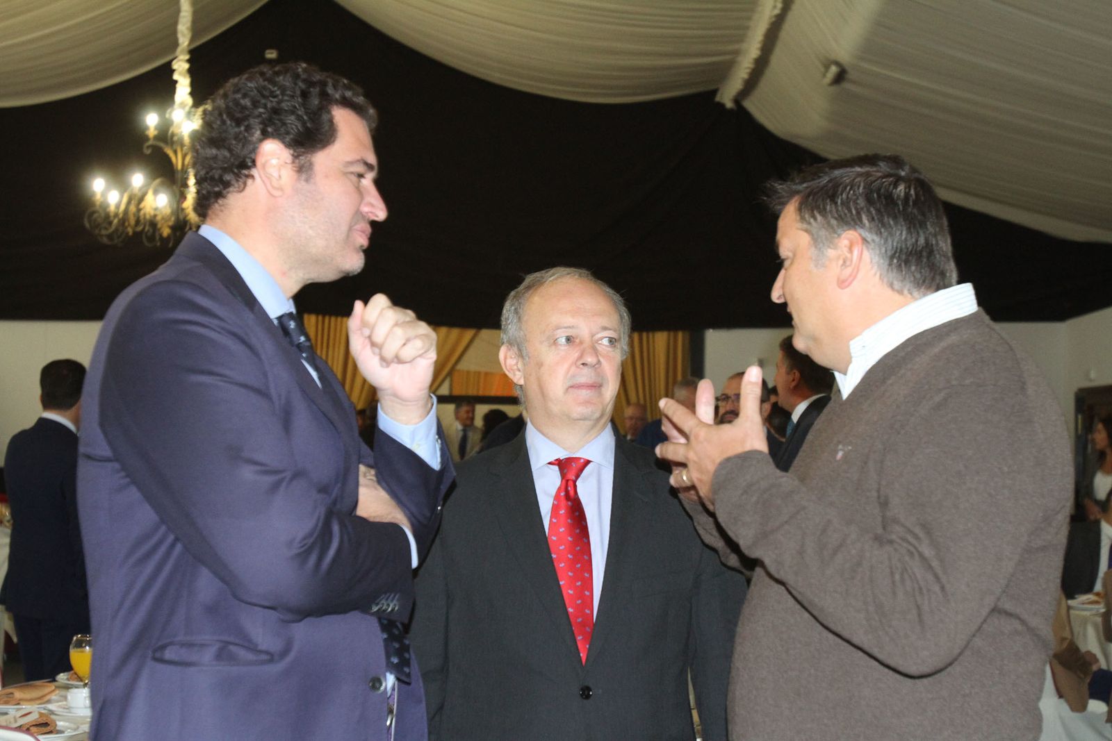 Imágenes del Desayuno Informativo del Grupo Joly con Javier Targhetta