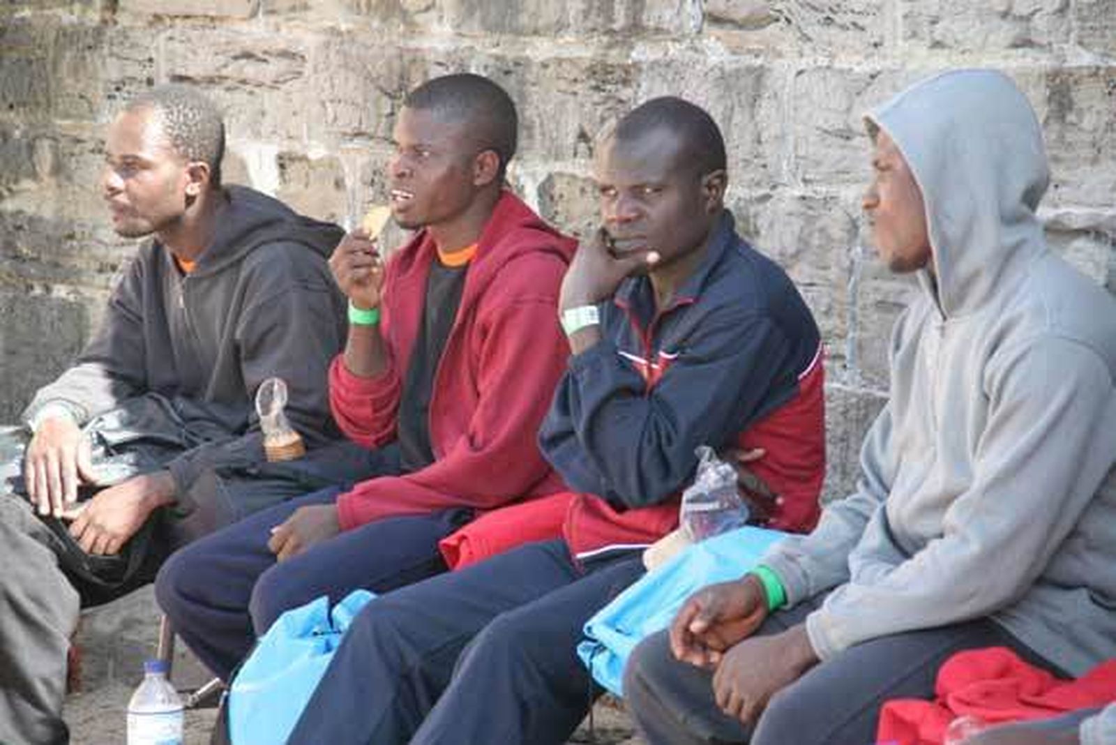 Los inmigrantes, entre los que se encontraba dos menores y dos embarazadas, pretendía cruzar el Estrecho a bordo de una zodiac  Foto: Shus Teran