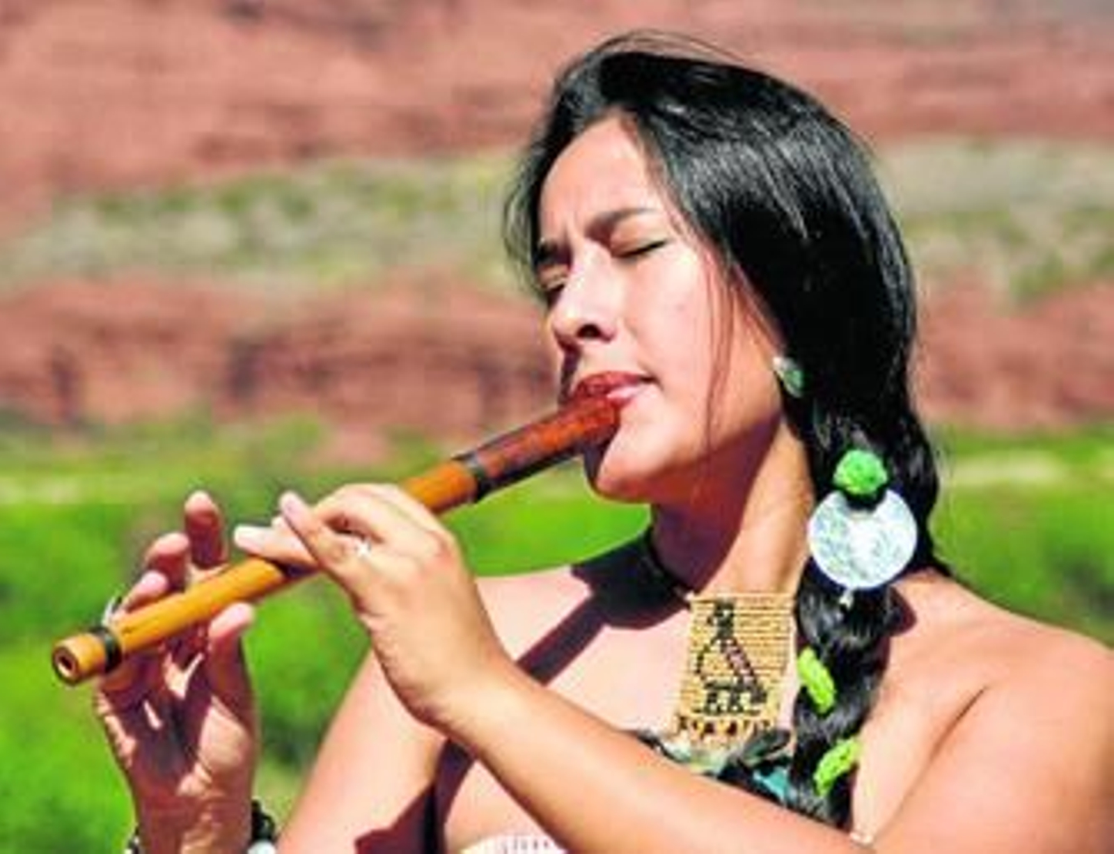 Imagen de la artista Mariana Cayón.