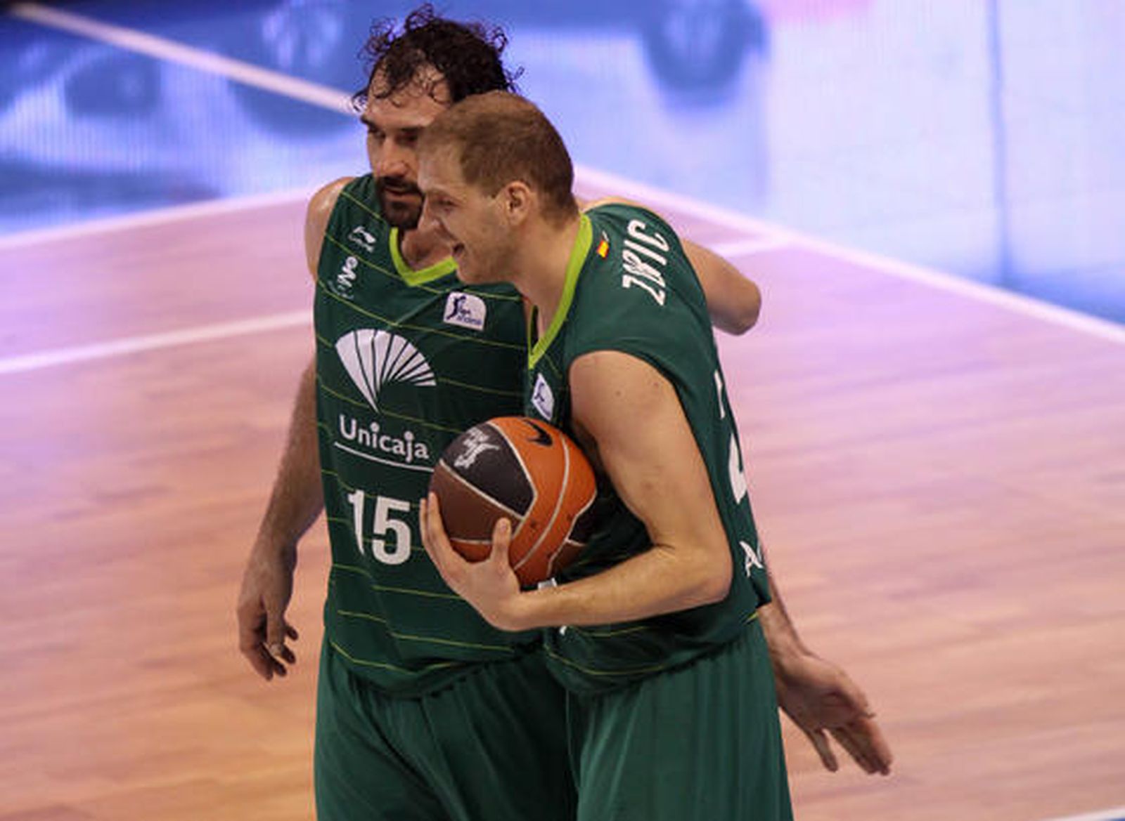Unicaja vence al Caja Laboral en el Martín Carpena (79-66). / Migue Fernández