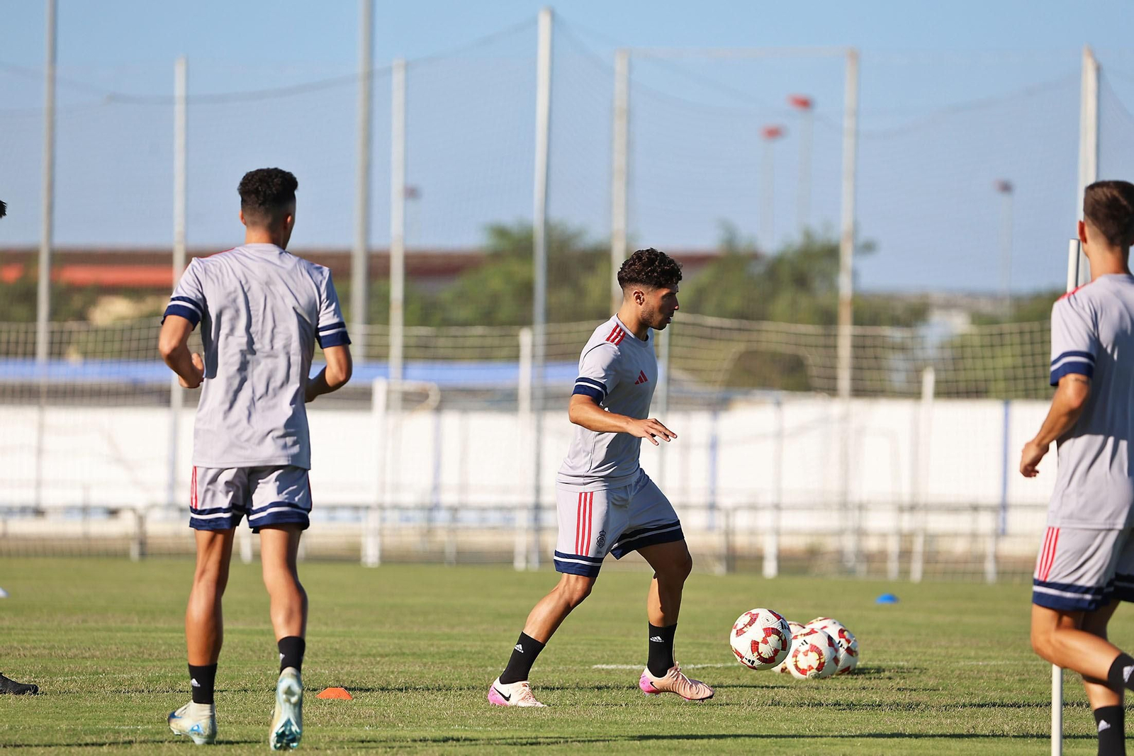 Pepe Mena, en un entrenamiento con el Recre.
