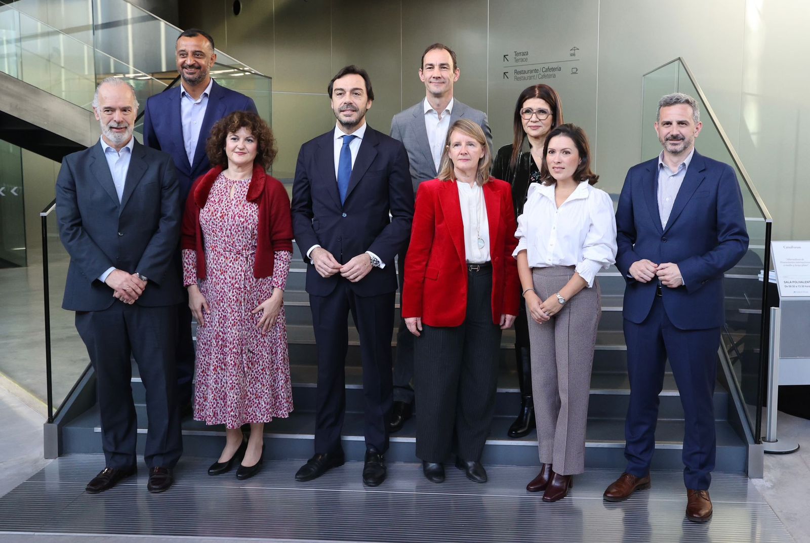 Foto de familia previa a la jornada 'Puerta al Exterior', organizada por CaixaBank, en colaboración con Andalucía Trade.