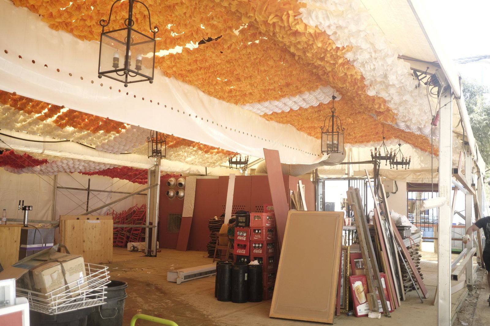 Adiós a la  Feria de Córdoba: El desmontaje de las casetas y las atracciones, en imágenes