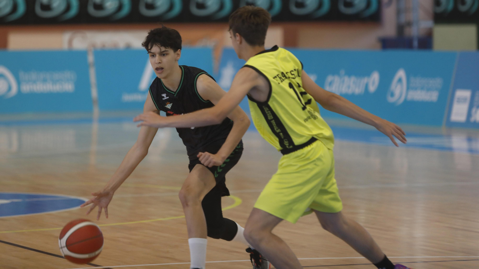 Las fotos de las semifinales del Cadeba infantil masculino de La Línea