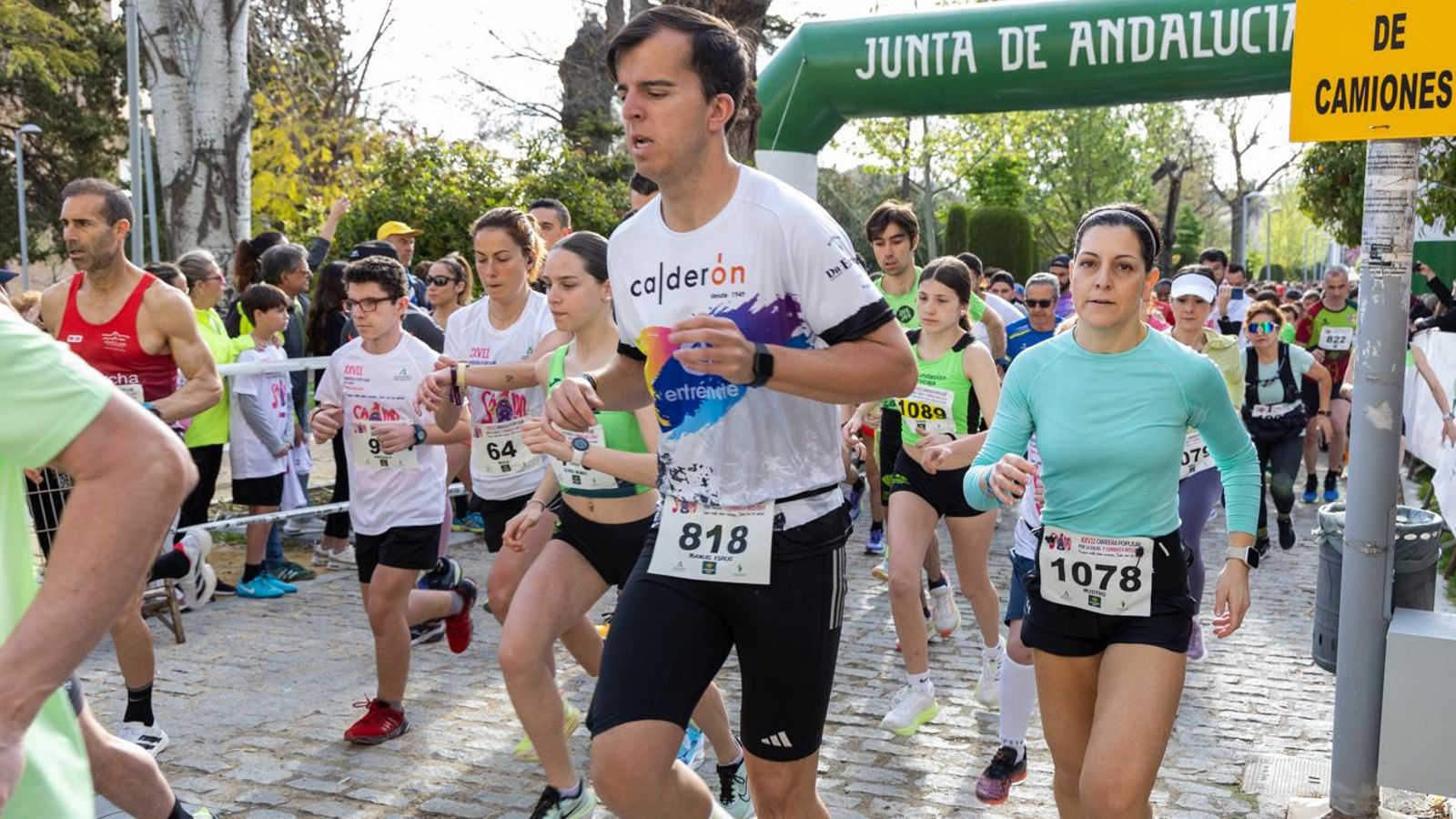 Más de 2.100 participantes corren para promover la salud en Jaén, en imágenes (1)