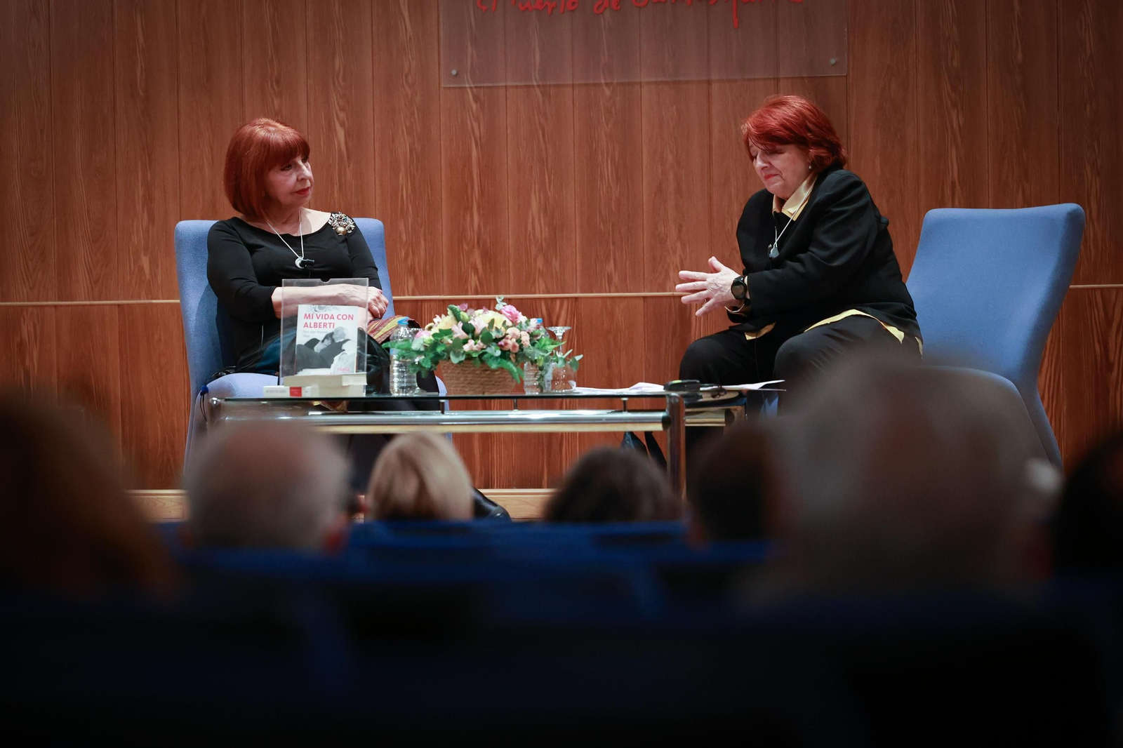 María Asunción Mateo y Fanny Rubio, durante su conversación ayer en la Fundación Rafael Alberti.