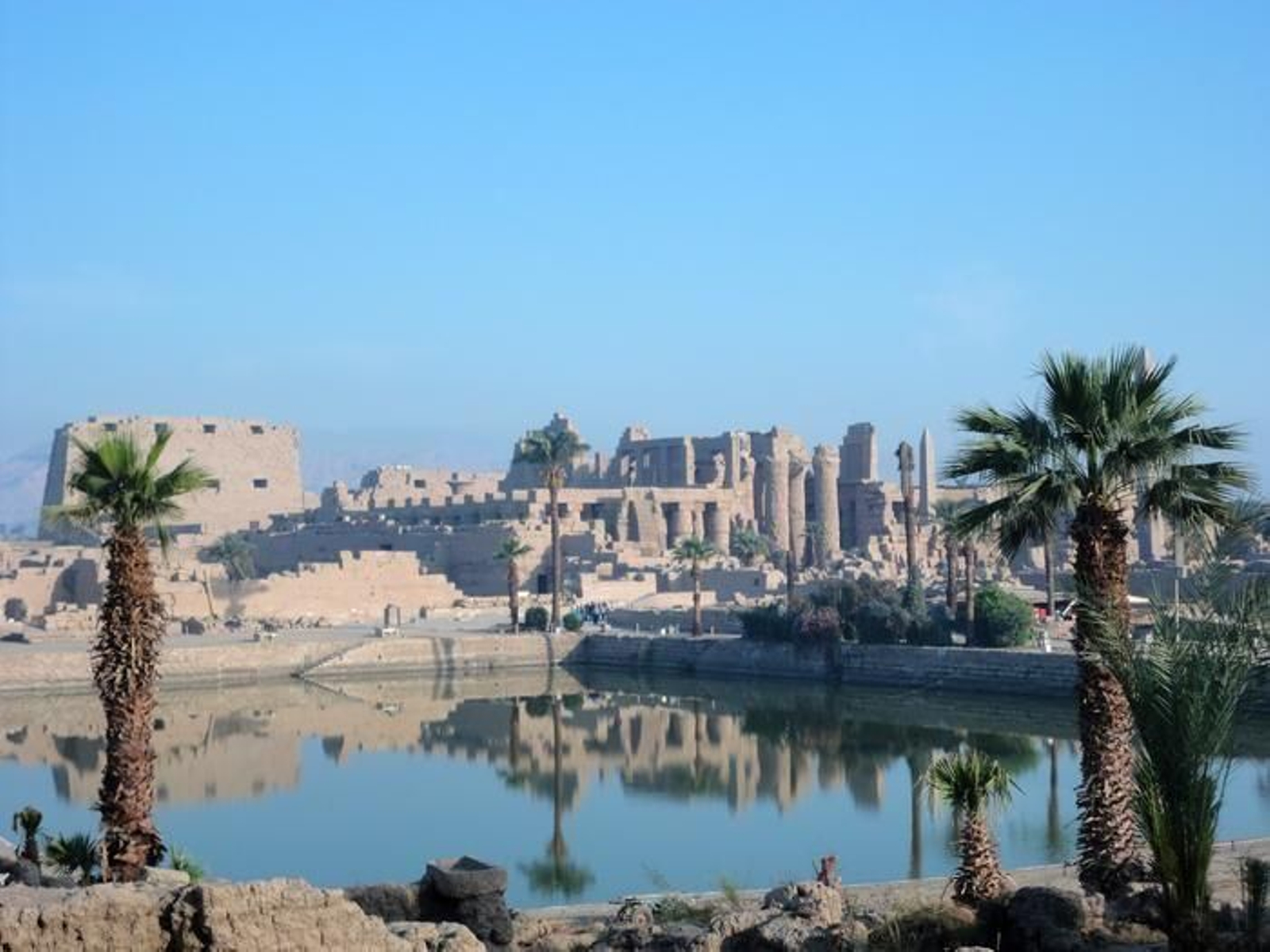 Científicos 'reducen' la antigüedad del templo egipcio de Karnak y recrean su entorno