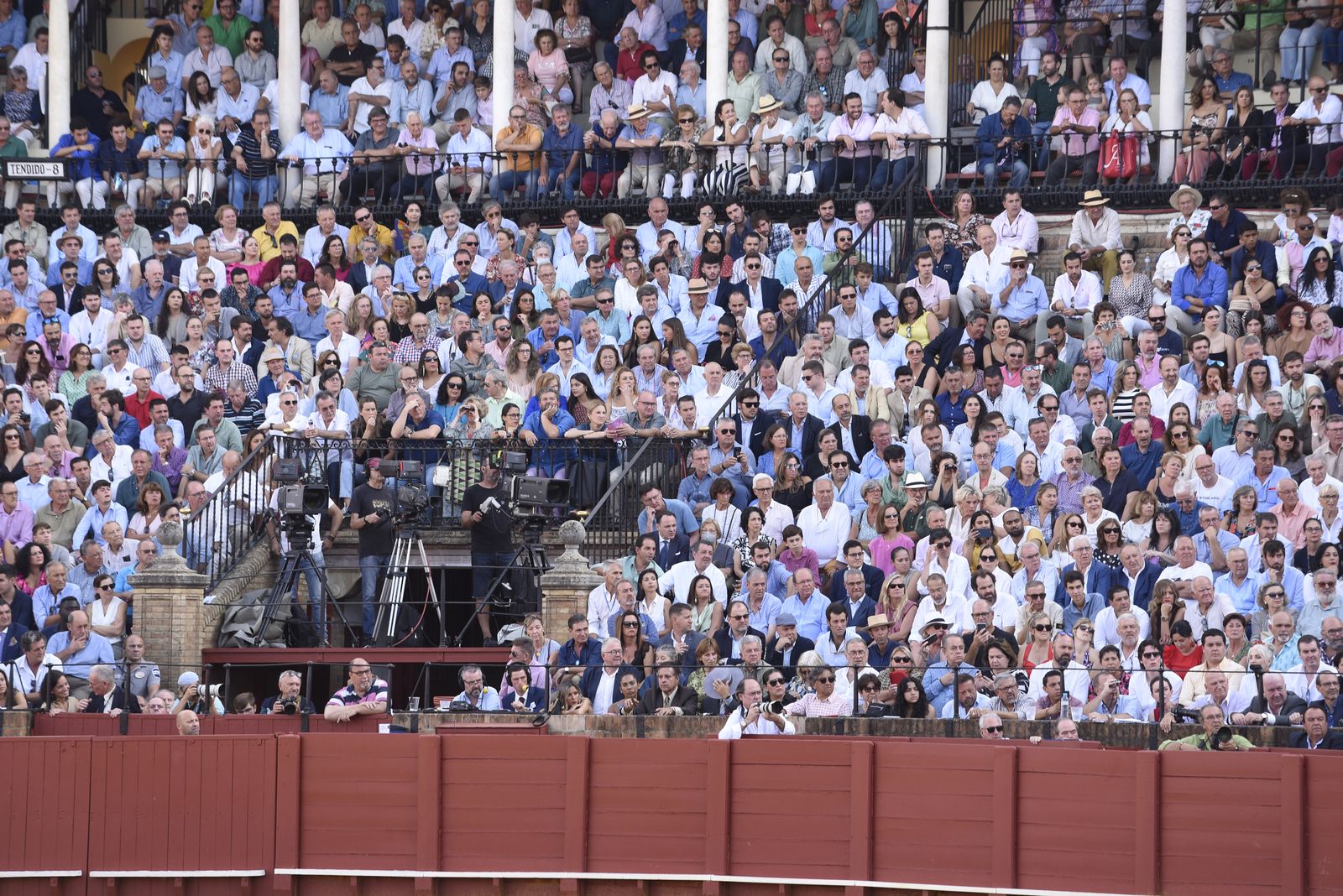 Búscate en la tercera corrida de toros de la Feria de San Miguel de Sevilla