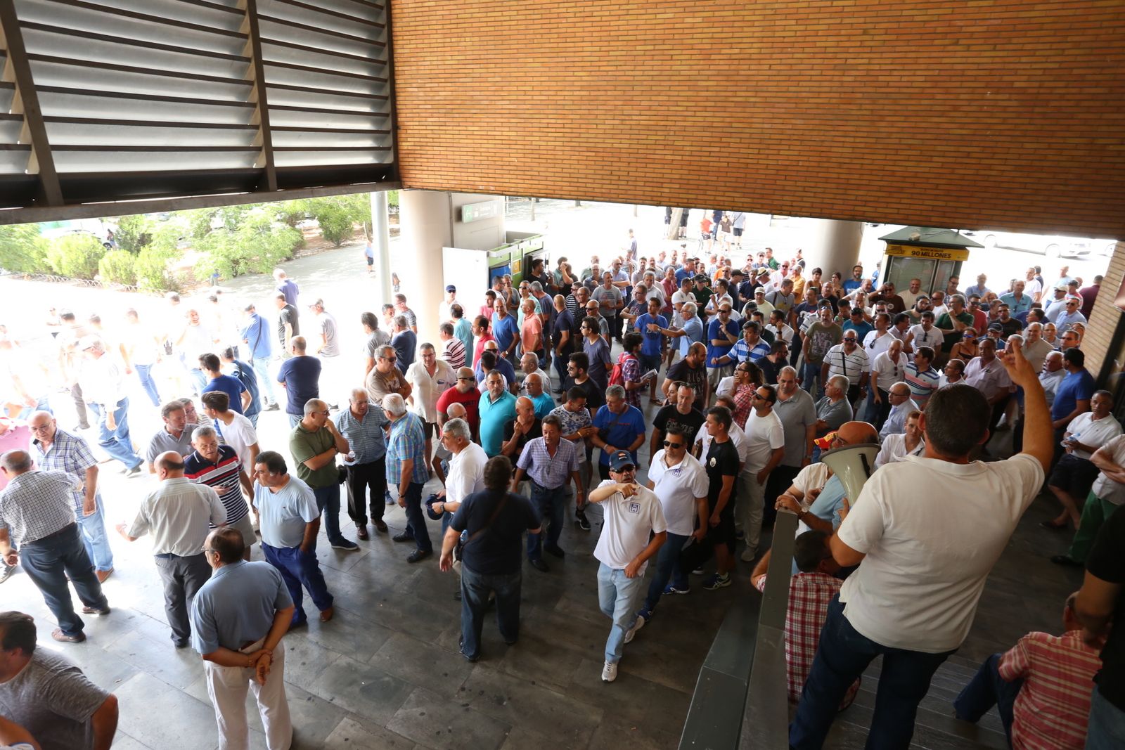 Asamblea de taxistas en Sevilla
