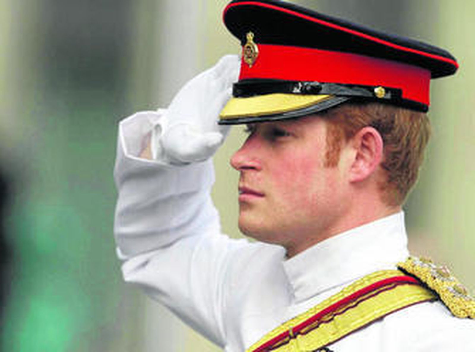 Harry deja el Ejército por sorpresa