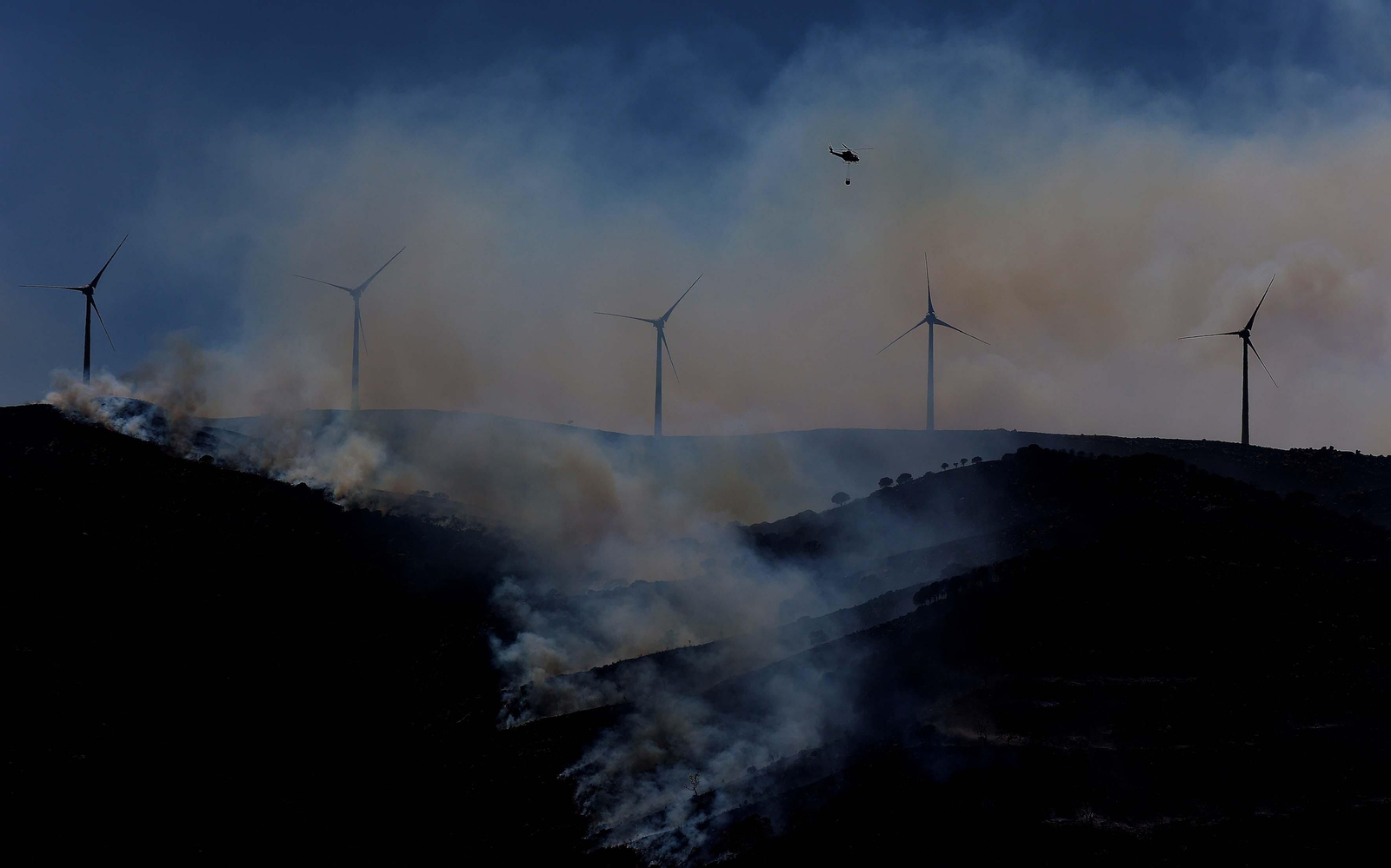 Imágenes del incendio de monte La Peña en Tarifa Imágenes del incendio de monte La Peña en Tarifa