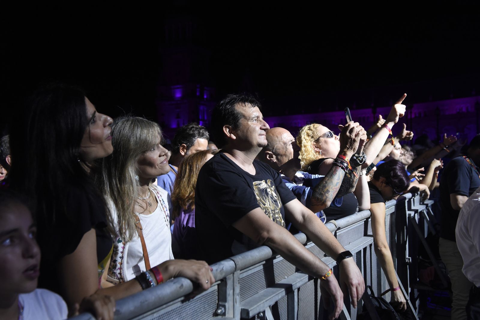 Búscate en el concierto de Seguridad Social y Hombres G de Icónica