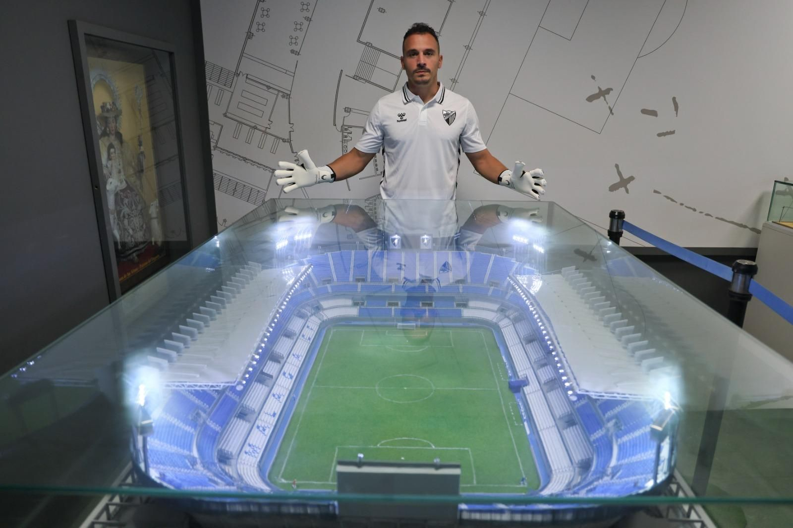 Las espectaculares fotos de Alfonso Herrero, portero del Málaga CF