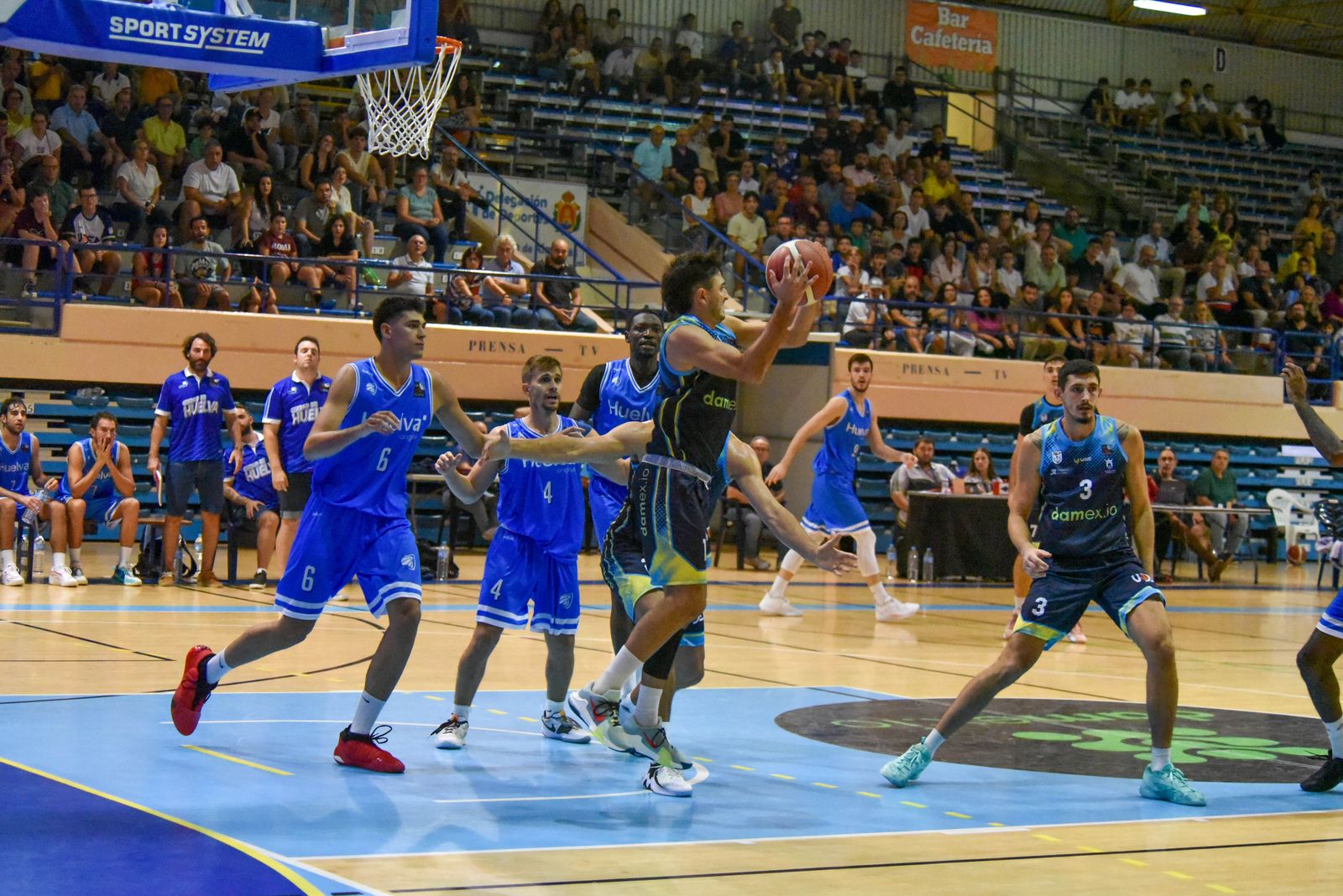 Las fotos del Udea - Ciudad de Huelva de la Copa Diputación de baloncesto