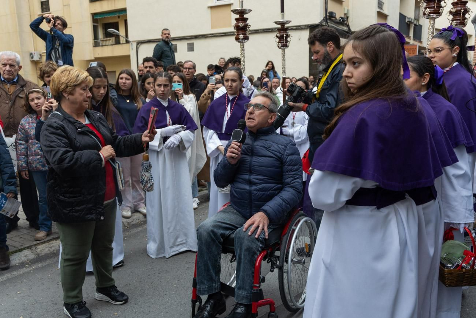 La temida lluvia impide el desarrollo normal de este Martes Santo