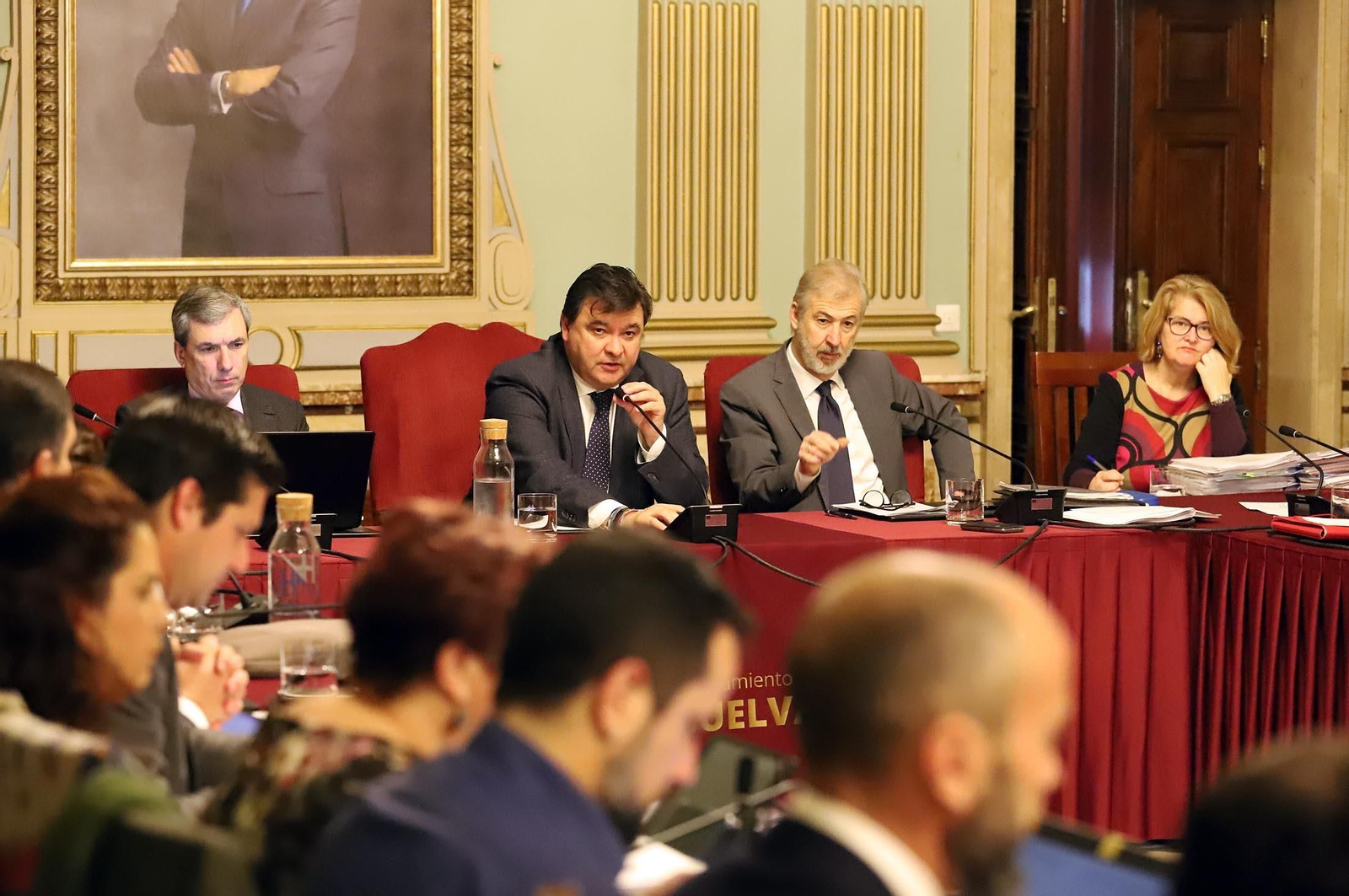 Imágenes del pleno del Ayuntamiento de Huelva