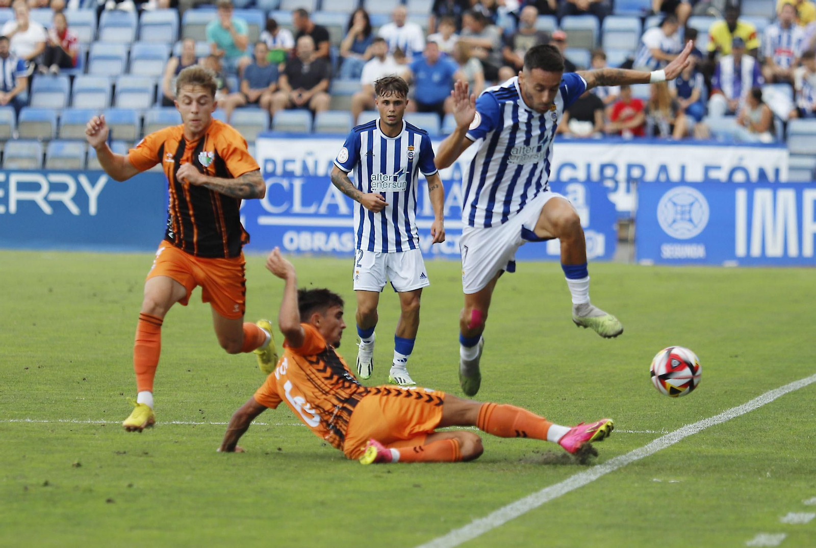 Imágenes del encuentro entre el Recreativo de Huelva y el Antequera CF