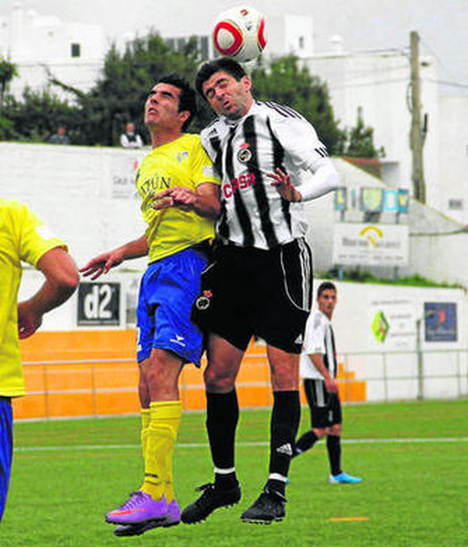 David Navarro salta con Andrades.