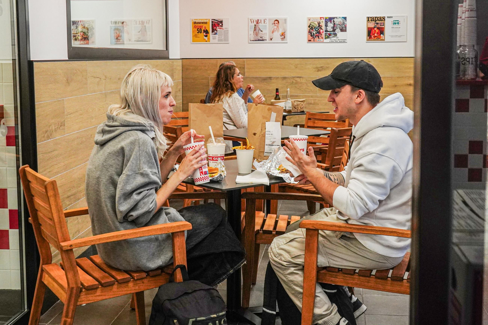 Así es la nueva hamburguesería del centro de Granada: todas las imágenes de Five Guys