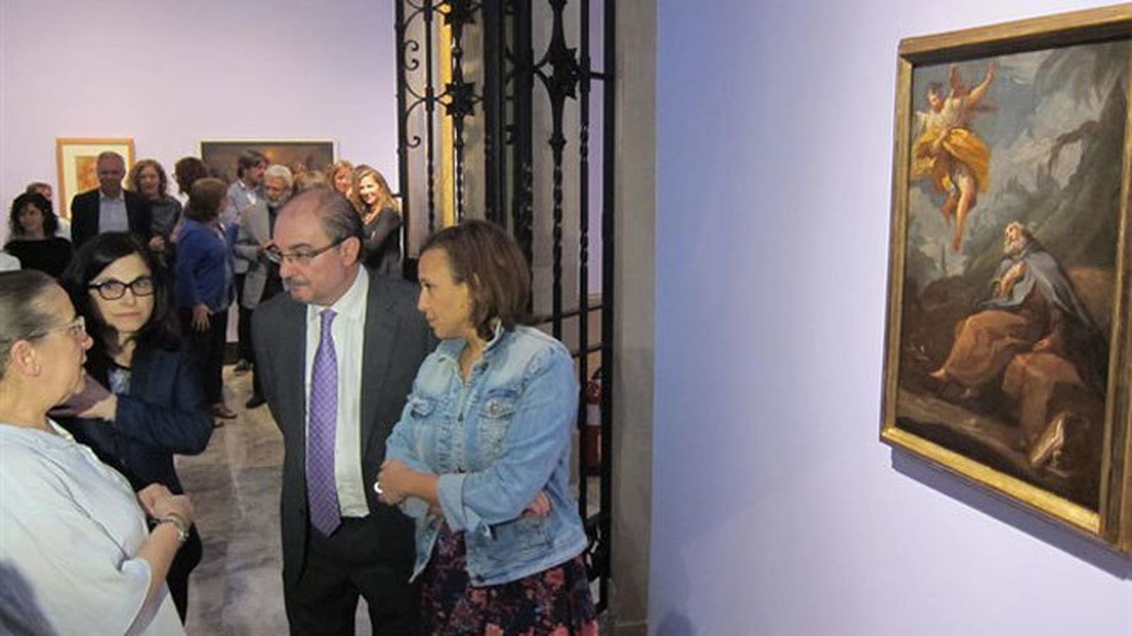 Autoridades y especialistas, durante la presentación de la obra.
