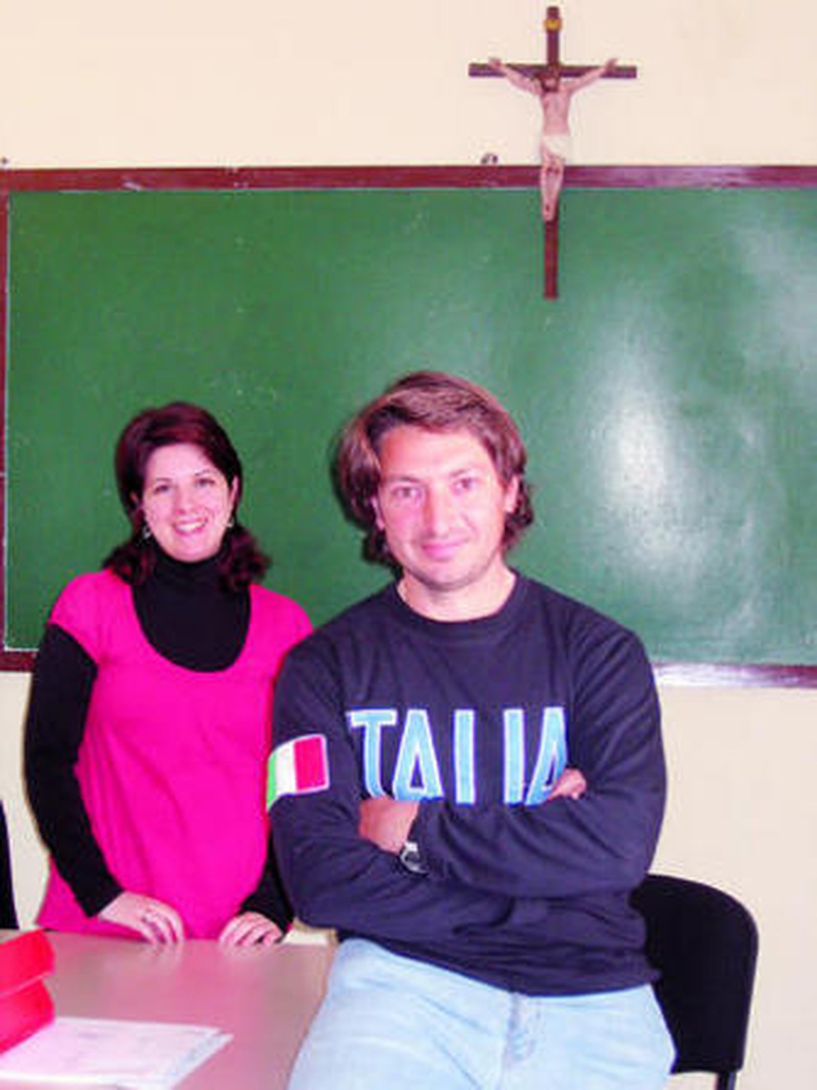 El juez de paz de Alfarnatejo, Francisco Alba, con la secretaria del juzgado, María del Mar Camacho.