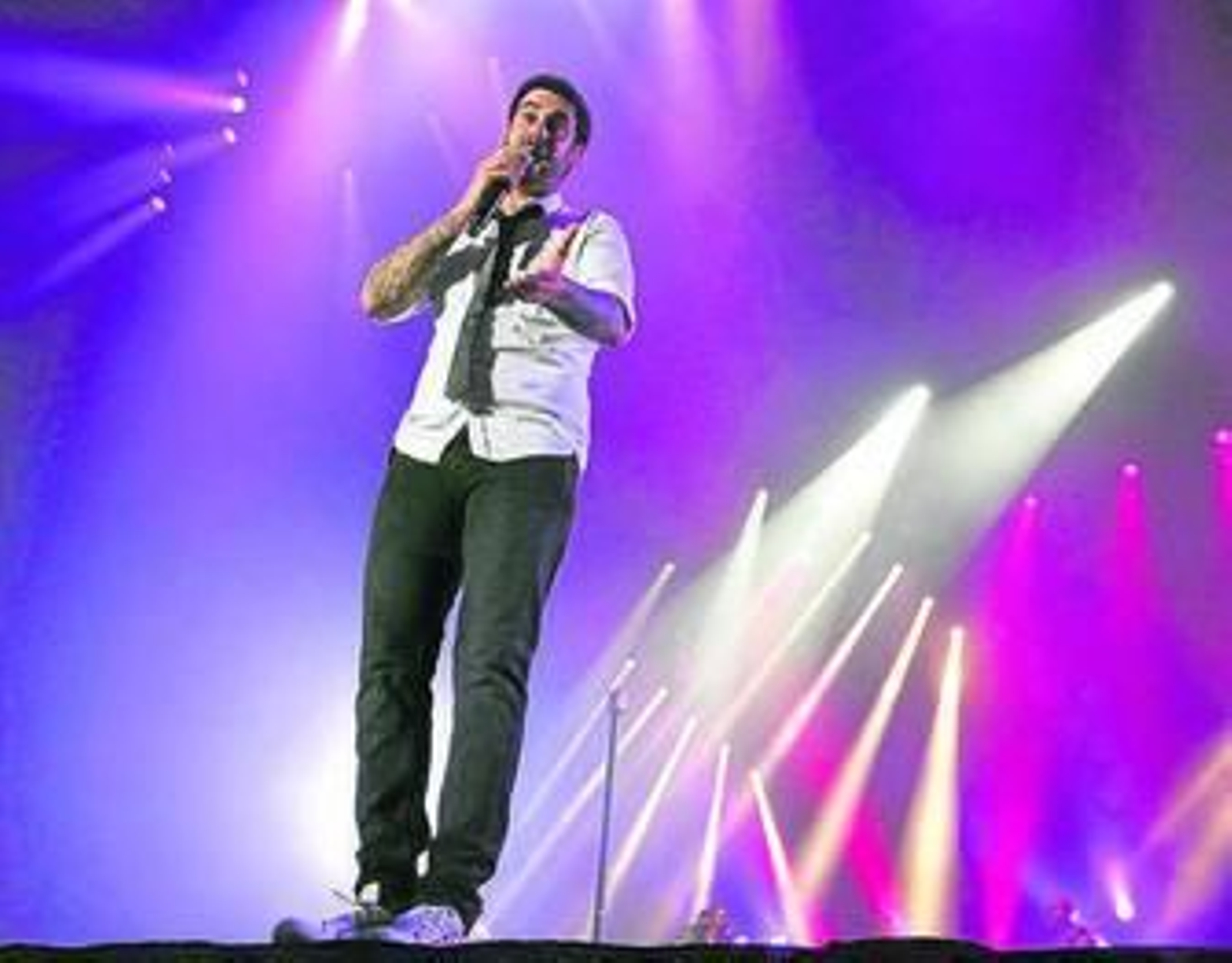 Melendi, durante uno de sus conciertos.