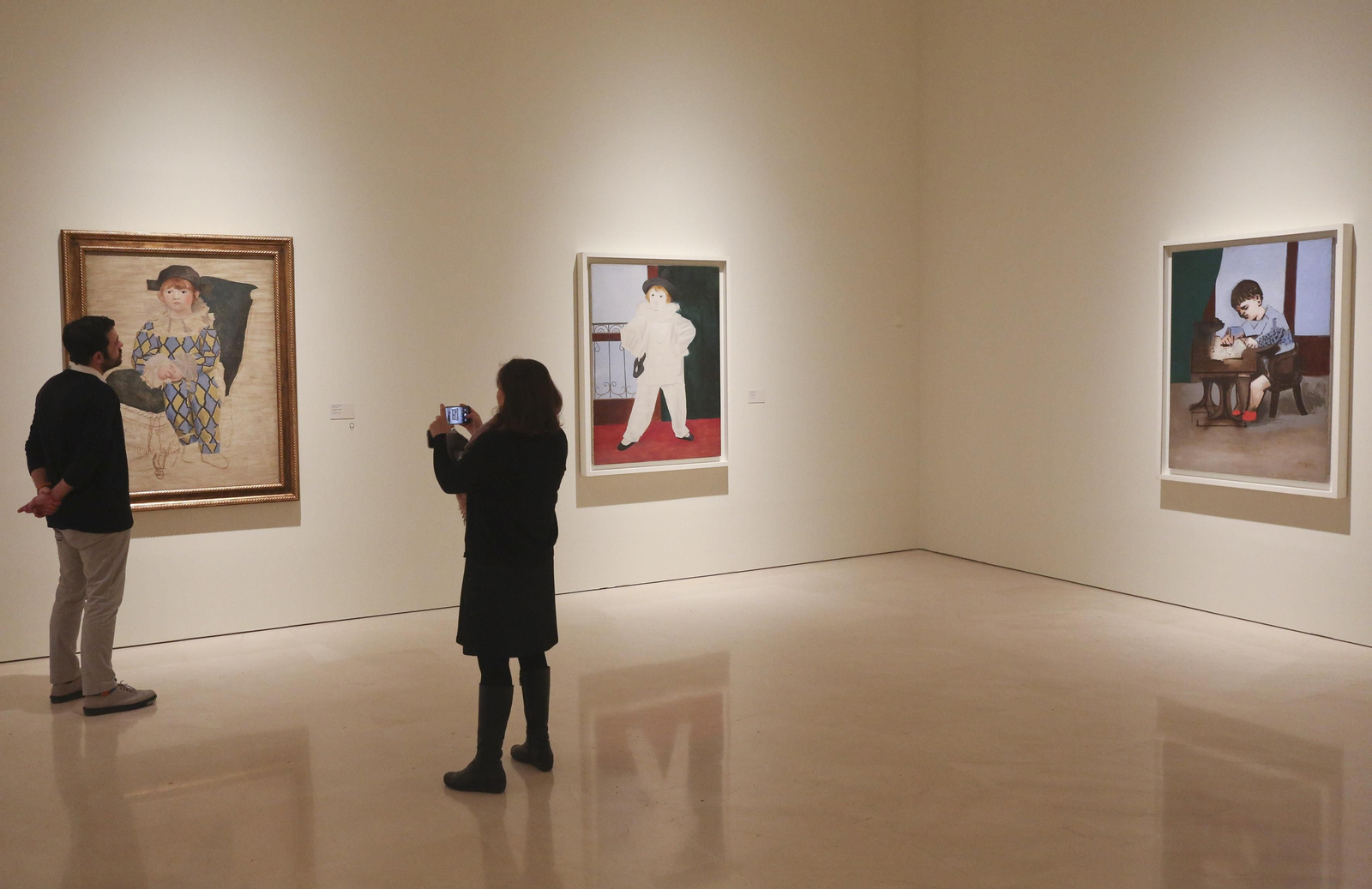 Las imágenes de la exposición 'Olga Picasso' en el Museo Picasso Málaga
