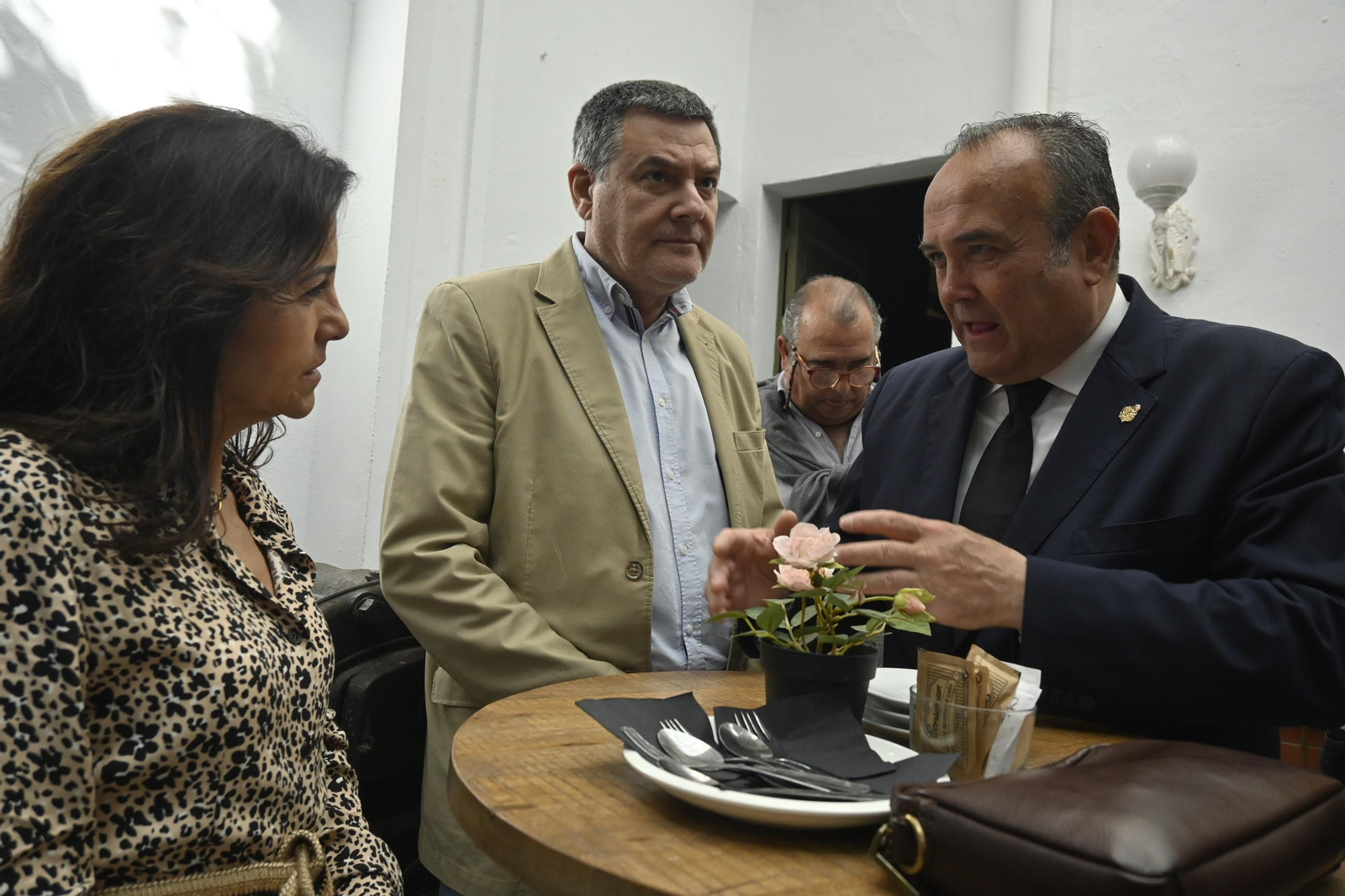 Ambiente en la presentación de la Guía de la Semana Santa de Huelva, en imágenes