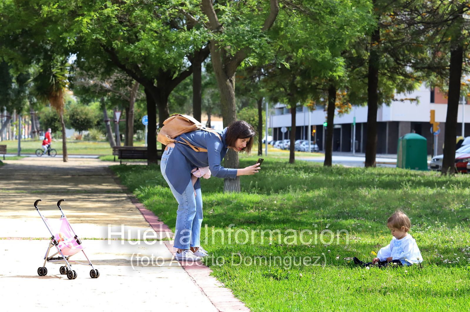 Imágenes del primer día de la salida de niños a la calle en el estado de alarma por coronavirus