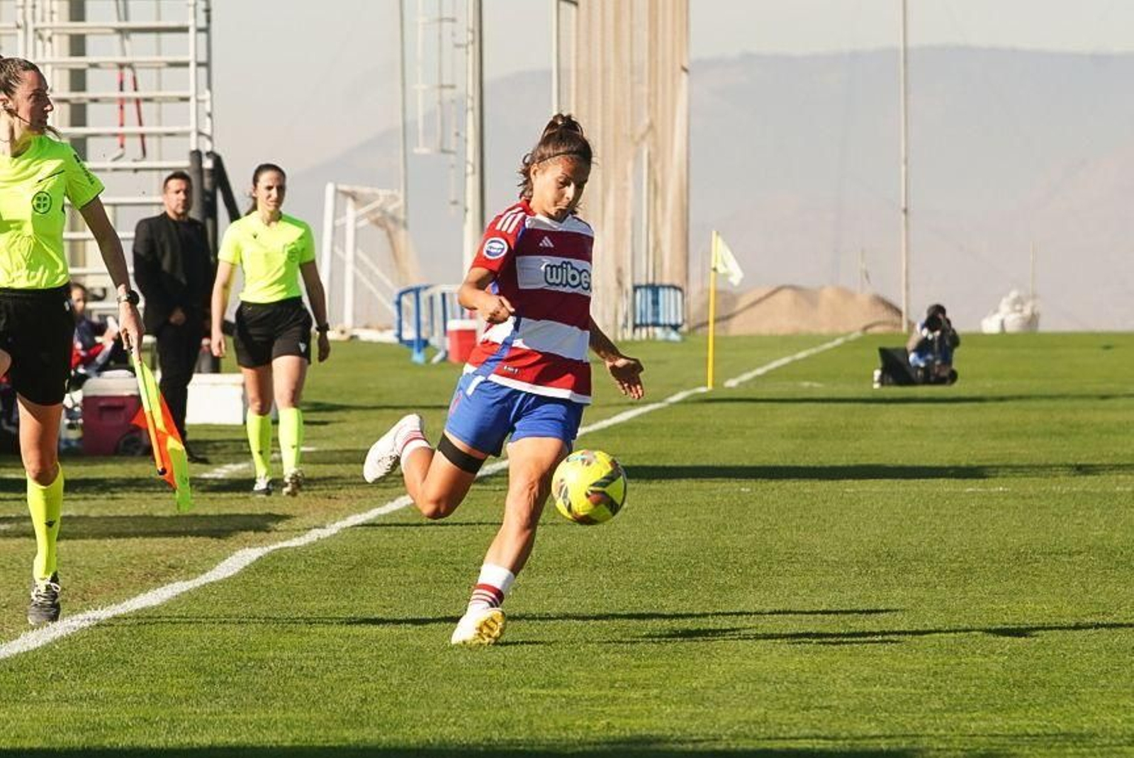 Las mejores imágenes de la goleada del Granada CF Femenino frente al Deportivo