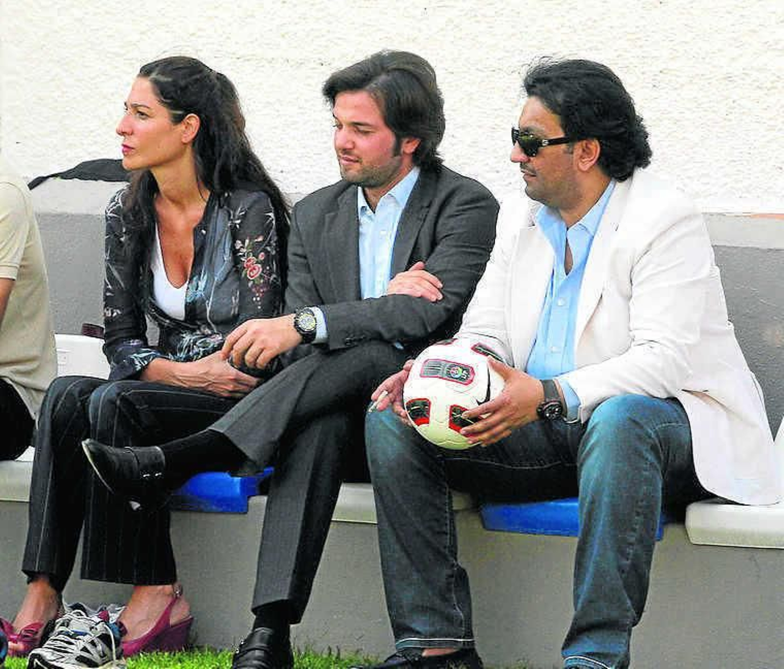 Yasmin Al Sahoud, Abdullah Ghubn y Al-Thani. Yasmin Al Sahoud, Abdullah Ghubn y Al-Thani.