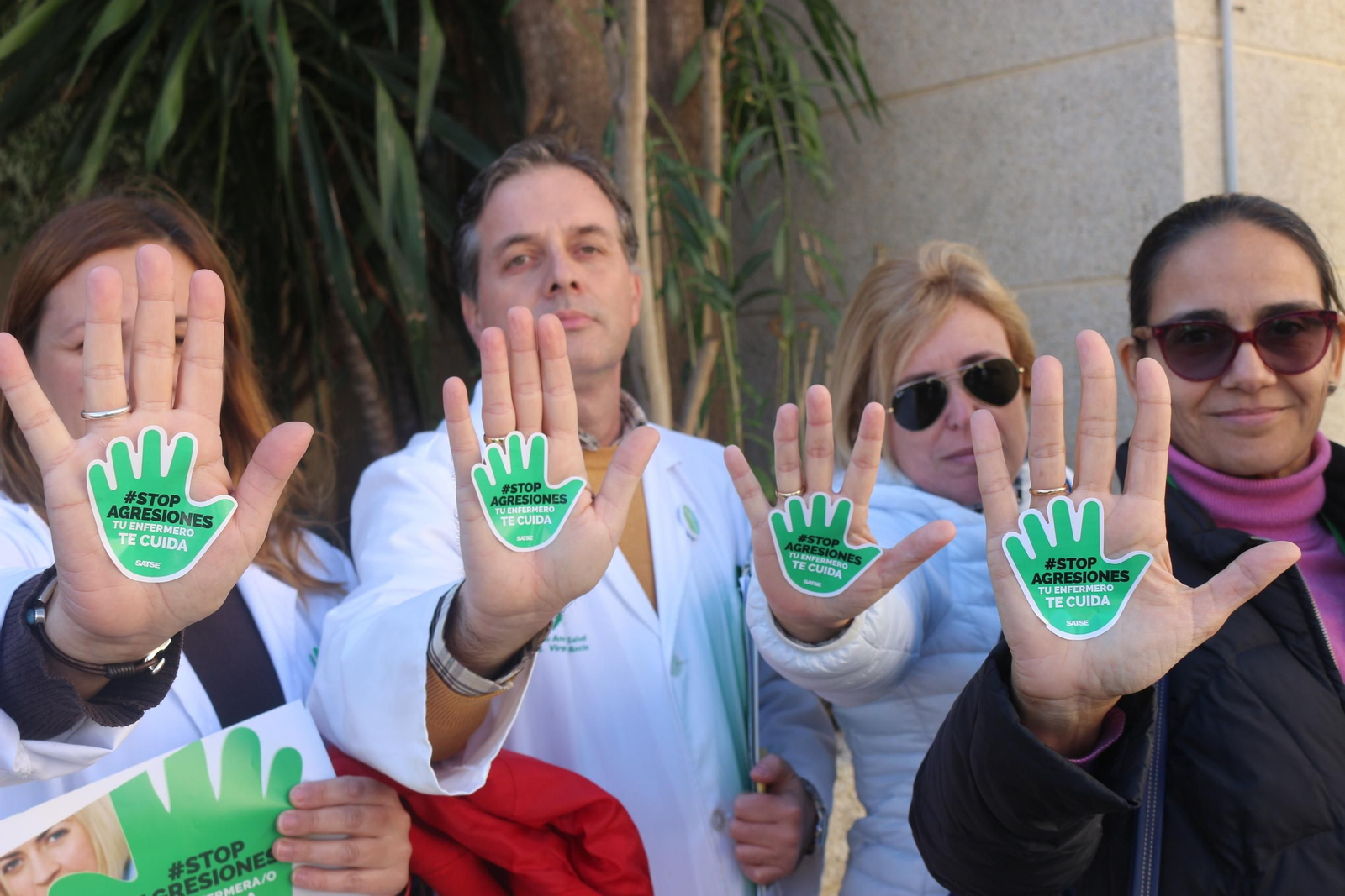 Concentración contra las agresiones a sanitarios
