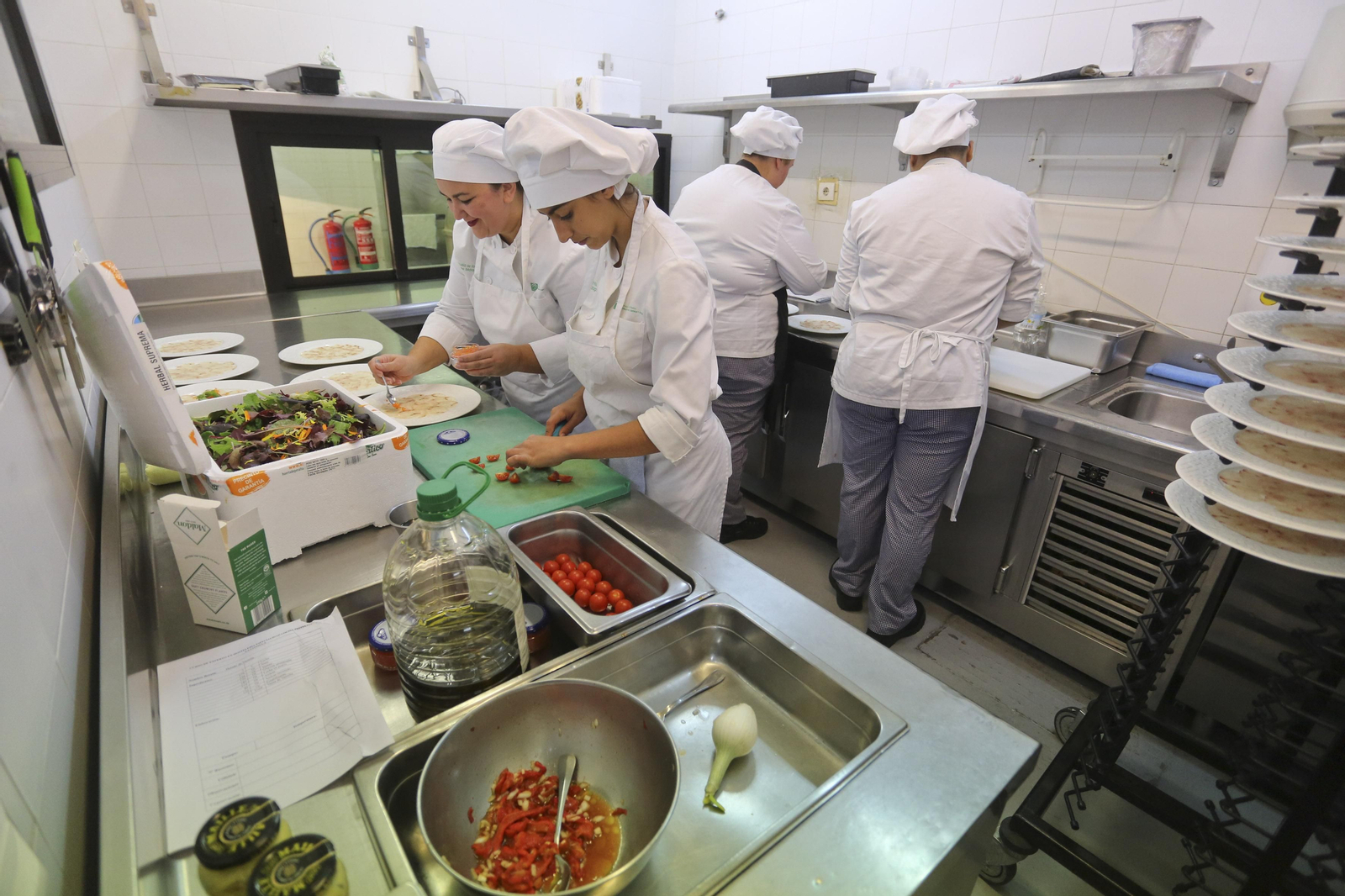 Fotos de alumnos en el restaurante de La Cónsula