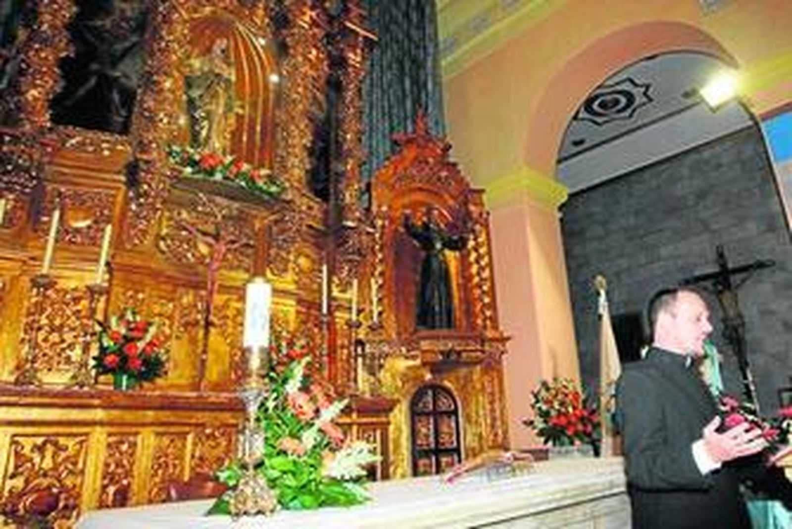 El padre Juan Enrique Sánchez Moreno, ayer durante el pregón a la Inmaculada.