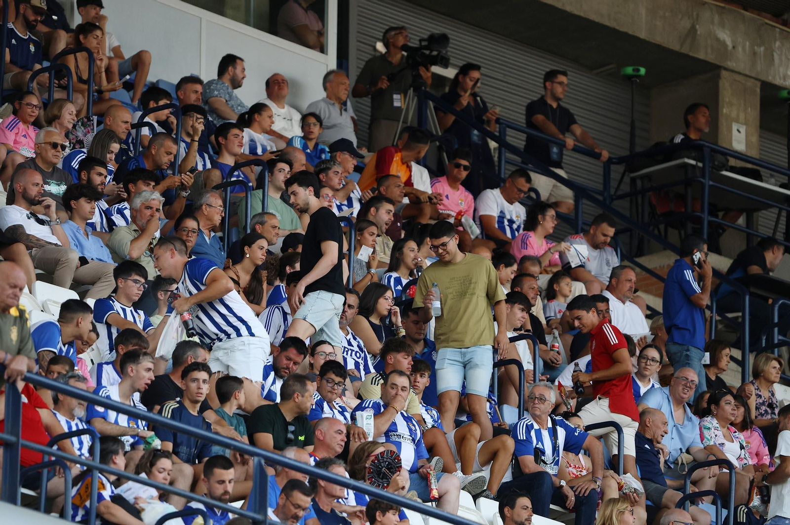 Búscate en las gradas del estadio en la celebración del Trofeo Colombino