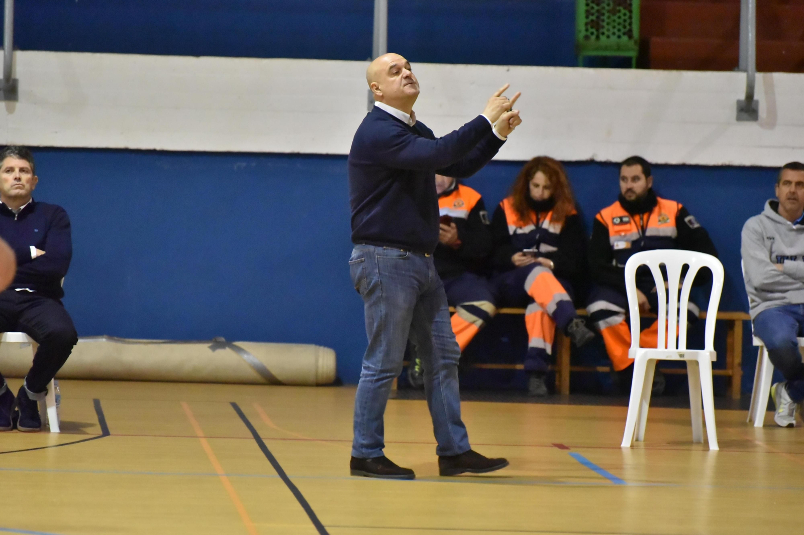 Manolo Povea, entrenador del Forus Medacbasket.