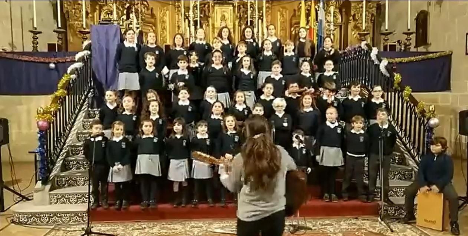 Una imagen del coro de alumnos del colegio Montealto.