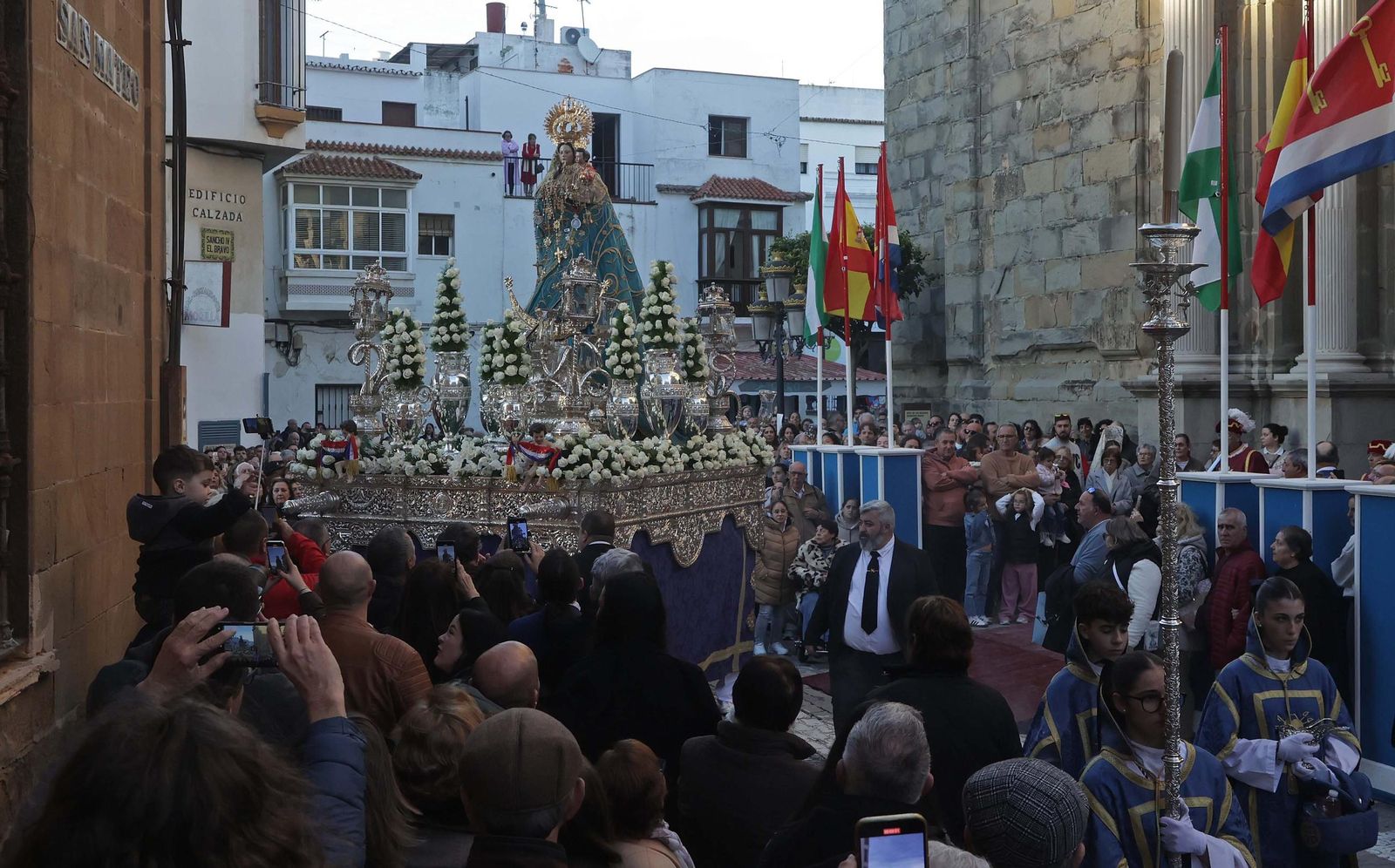 Fotos de la procesión conmemorativa del 275 aniversario del patronazgo de la Virgen de la Luz en Tarifa