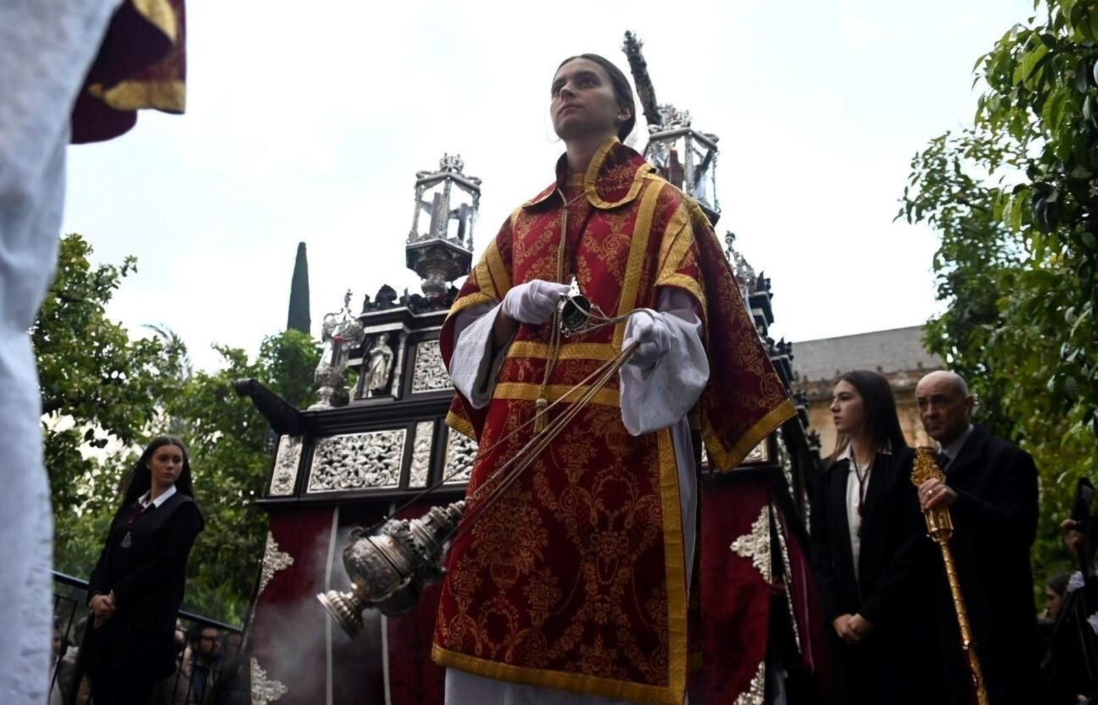 El traslado de la Hermandad de la Vera-Cruz de Córdoba, en imágenes