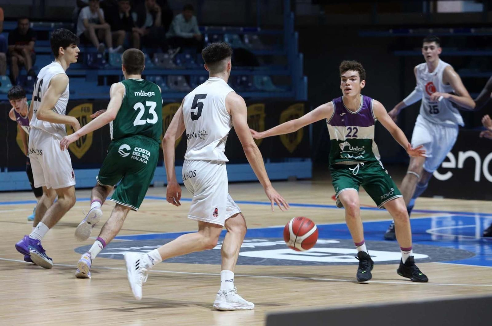 Imágenes del Campeonato de España Junior de baloncesto en Huelva