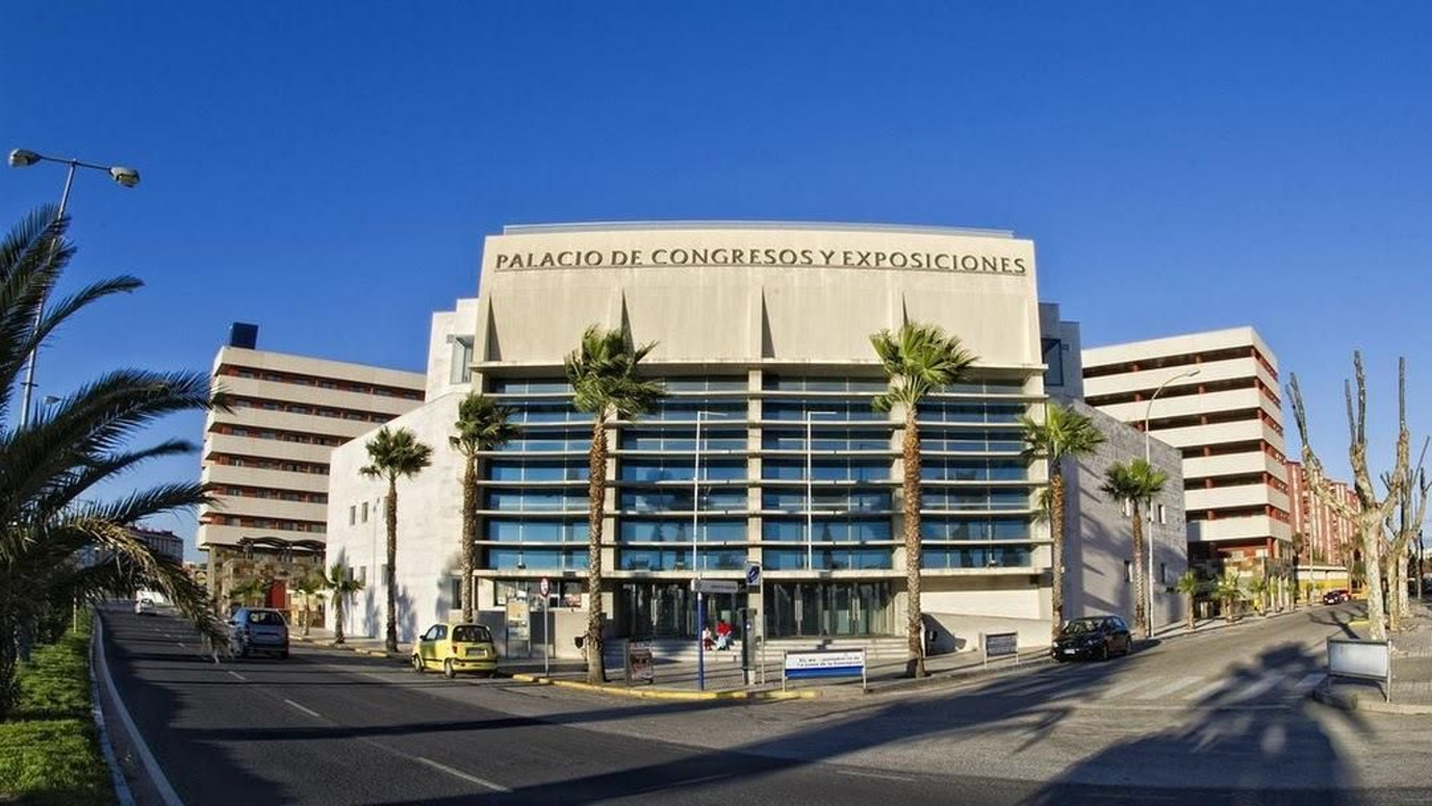 Fachada del Palacio de Congresos de La Línea