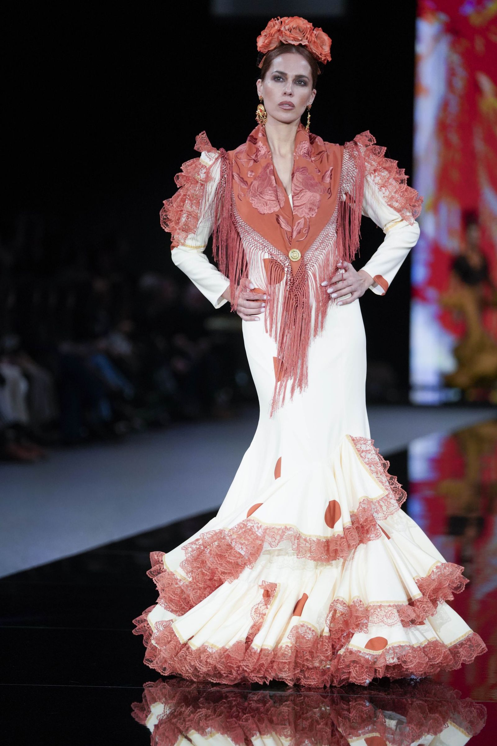 El desfile de Diseño Hermanas Serrano en SIMOF 2026, todas las fotos