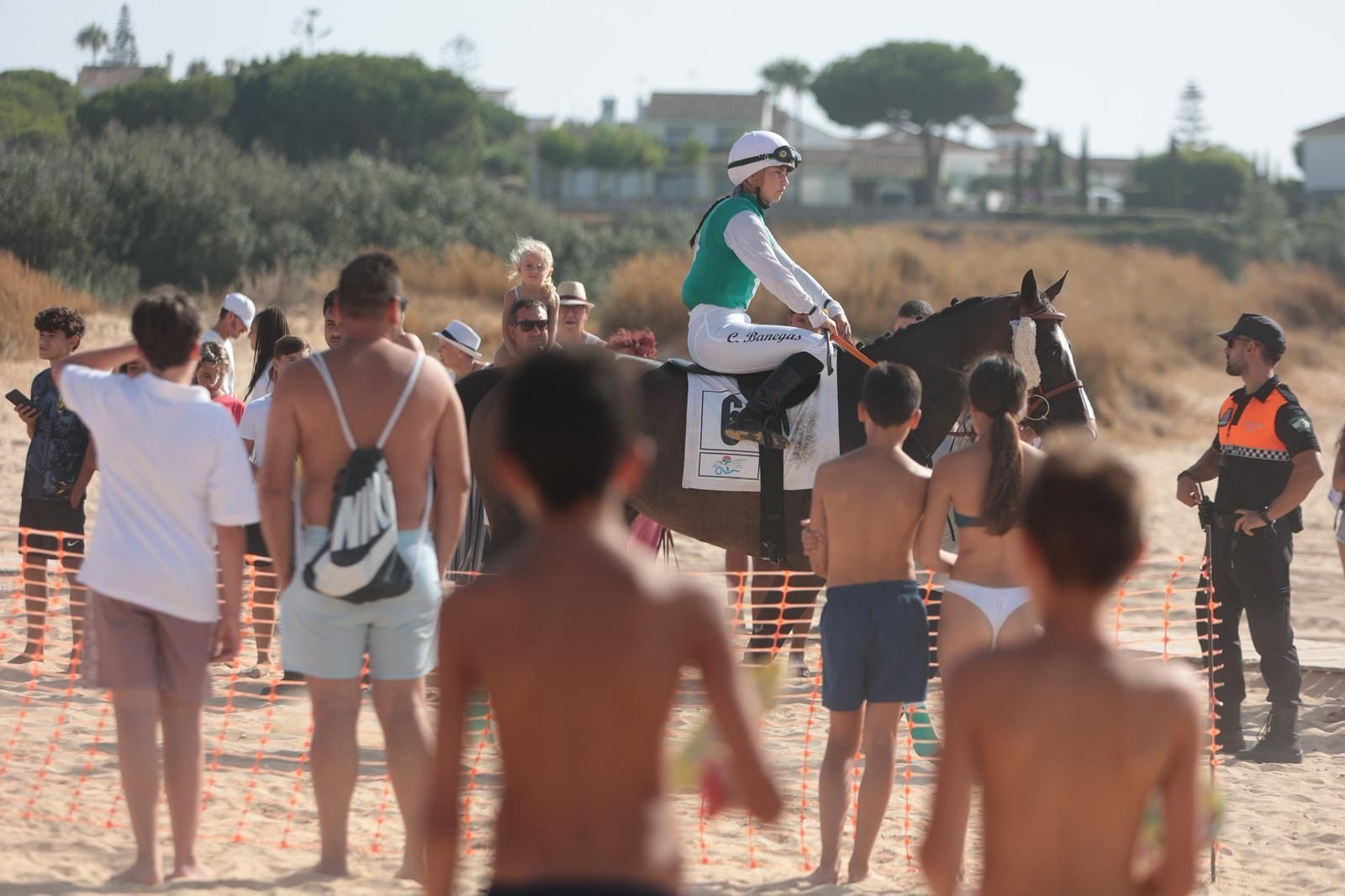 Imágenes de la última jornada del primer ciclo de las Carreras de Caballos de Sanlúcar 2025
